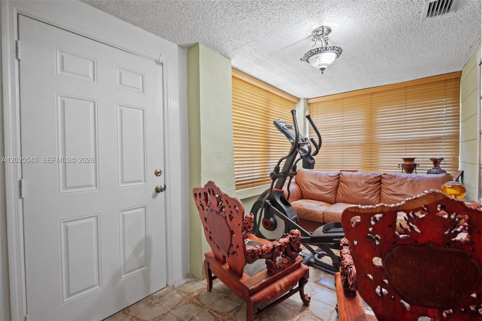 1053 NW 28th St, Miami FL 33127
