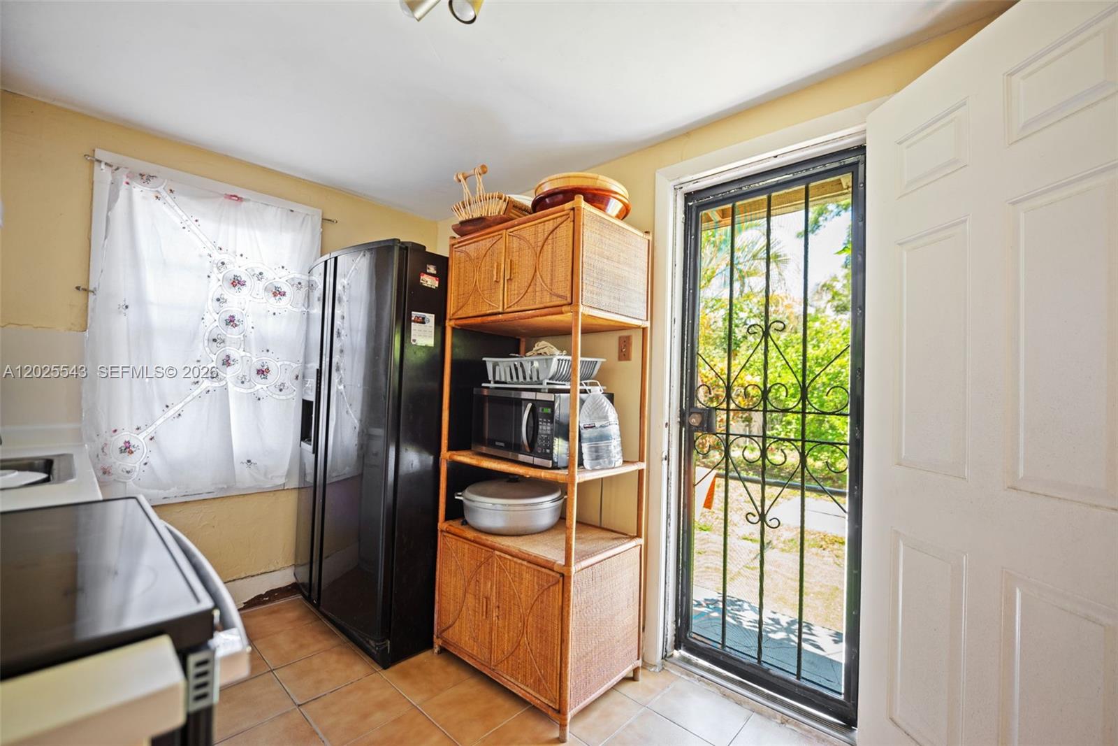 1053 NW 28th St, Miami FL 33127