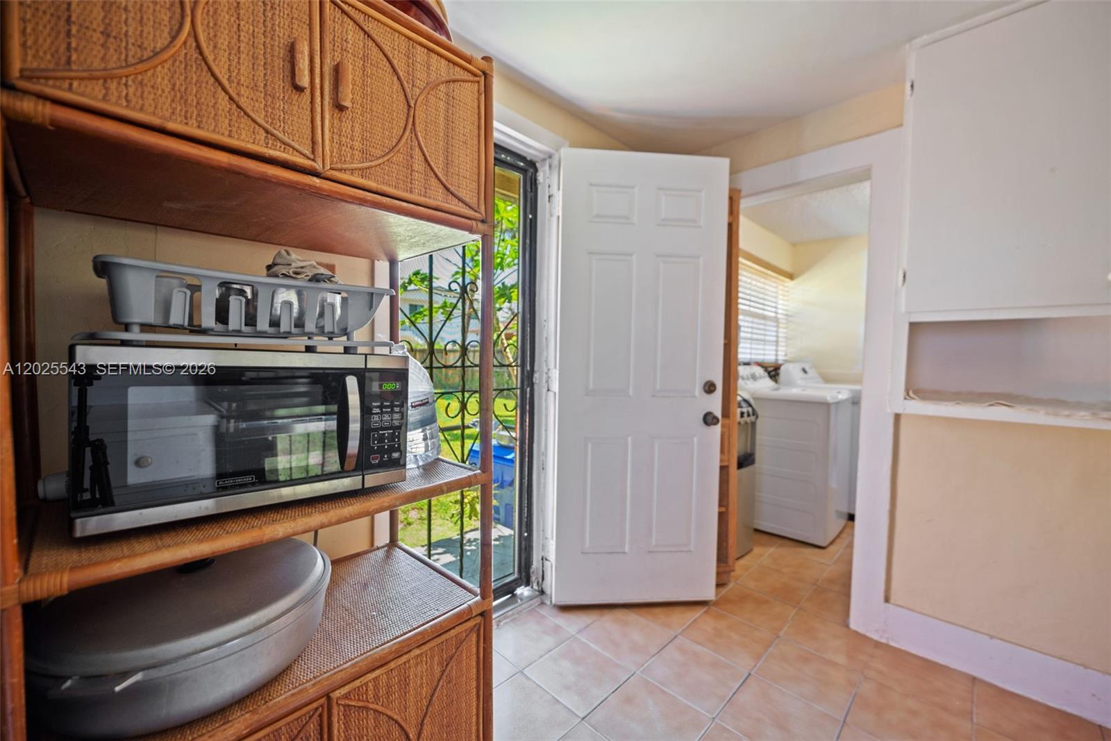1053 NW 28th St, Miami FL 33127