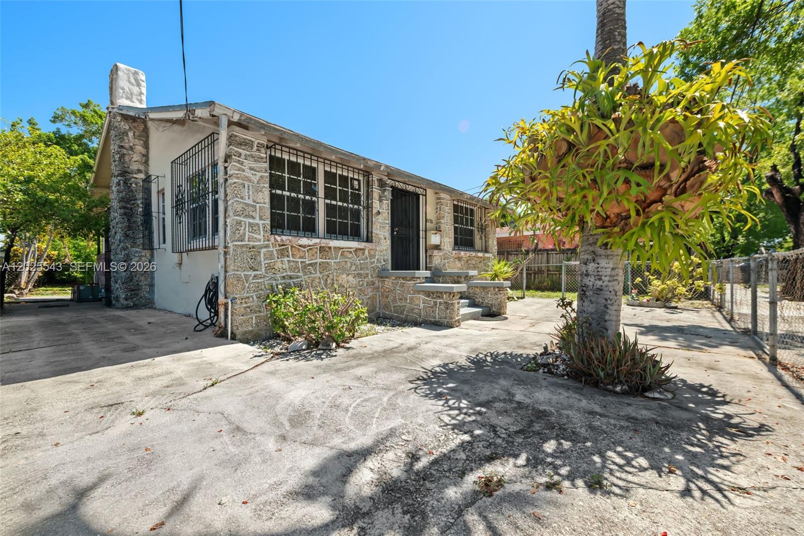 1053 NW 28th St, Miami FL 33127
