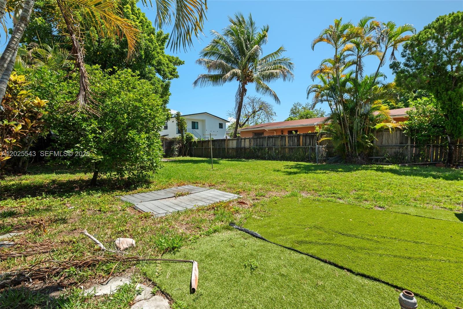 1053 NW 28th St, Miami FL 33127