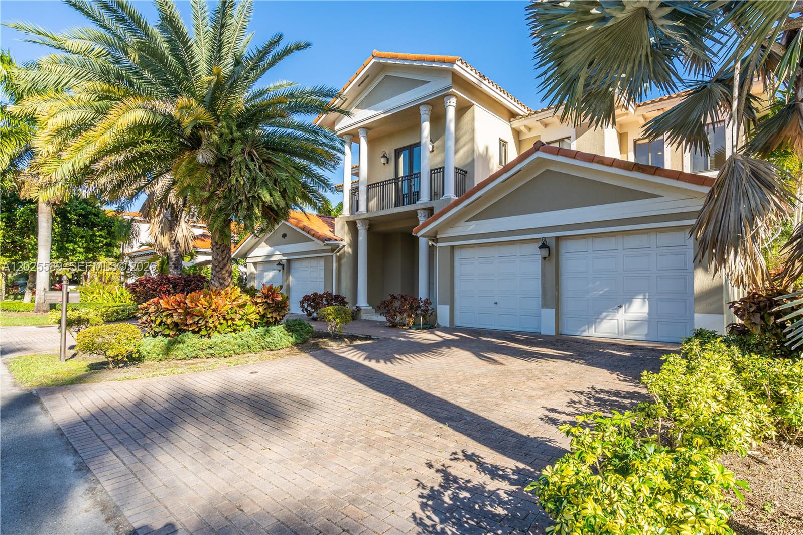 19529 SW 80th Ct, Cutler Bay FL 33157