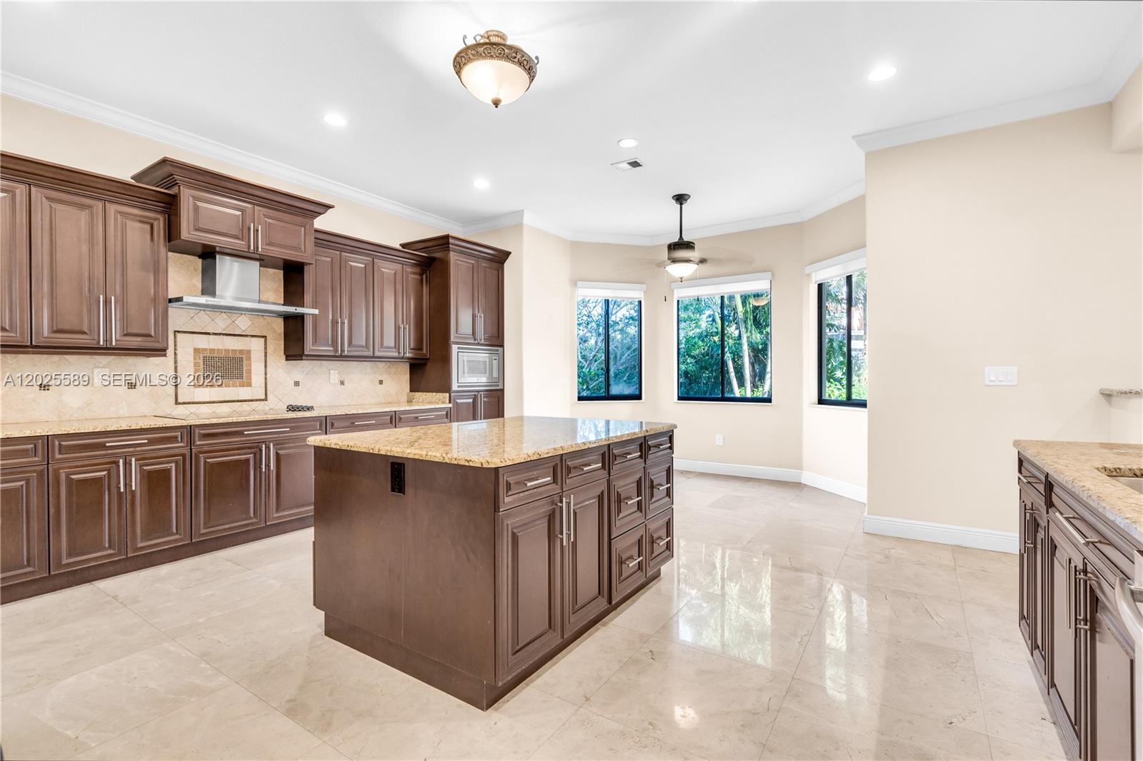 19529 SW 80th Ct, Cutler Bay FL 33157