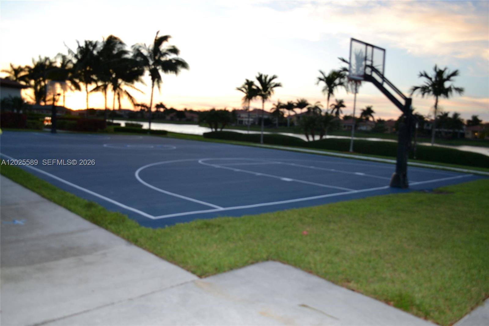19529 SW 80th Ct, Cutler Bay FL 33157