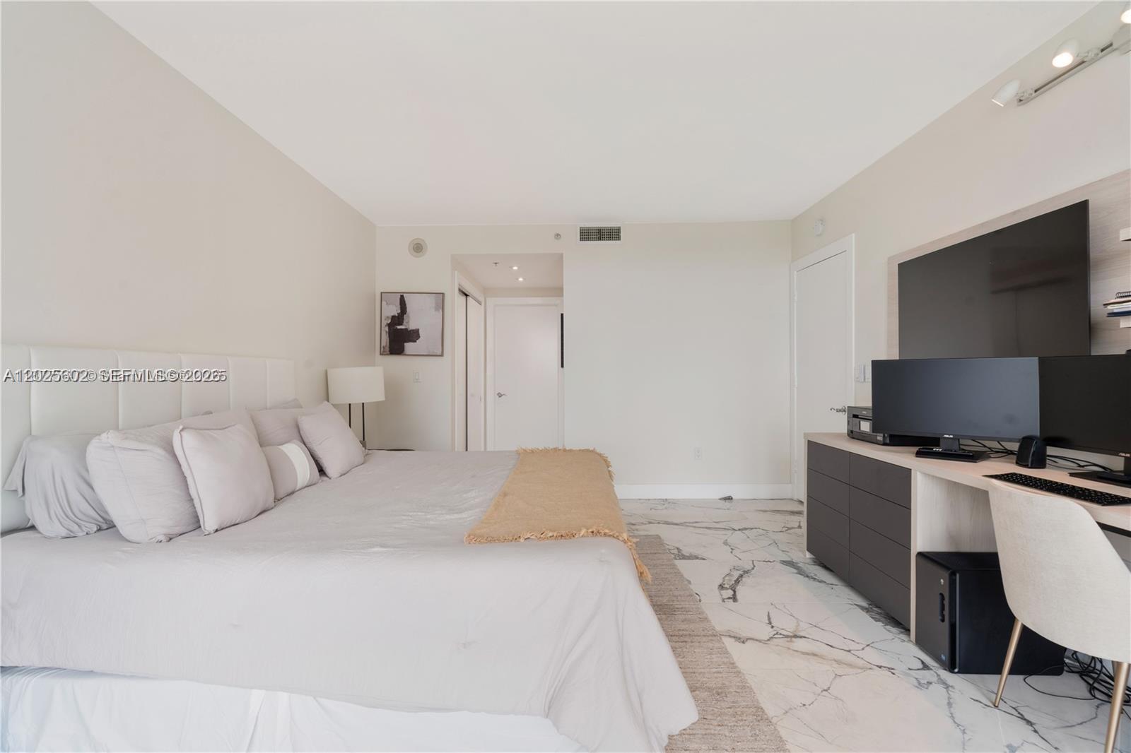 3400 SW 27th Ave #605, Miami FL 33133