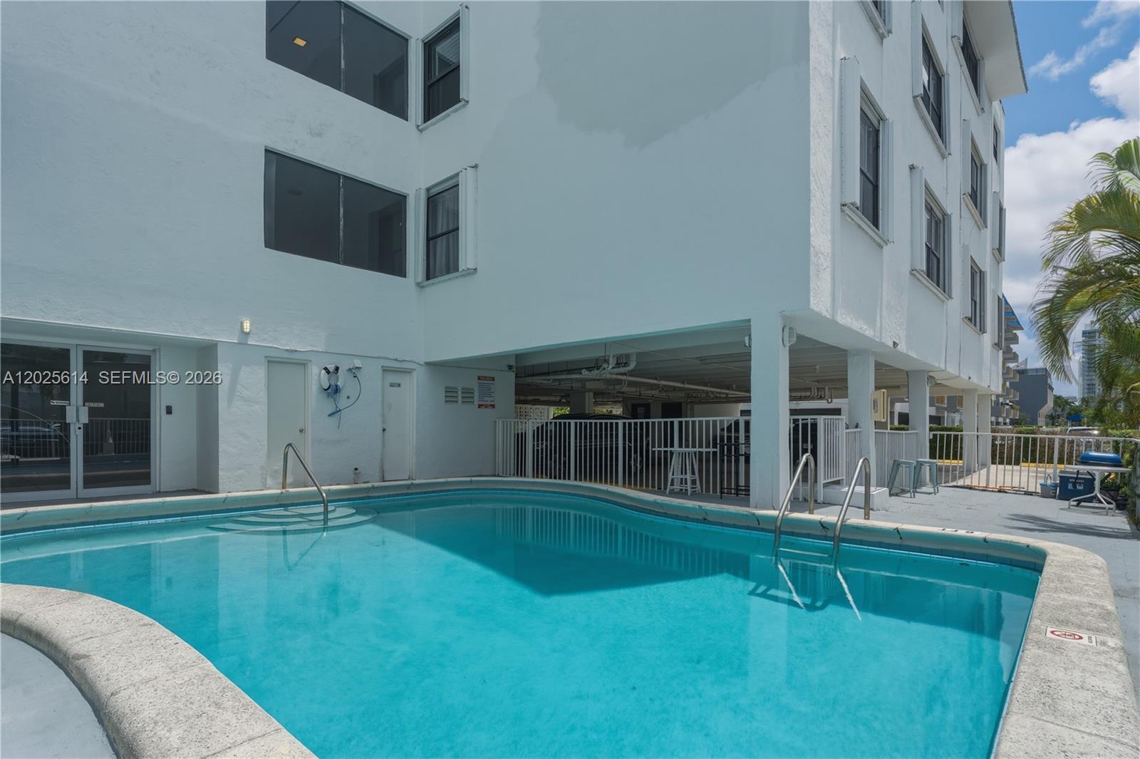 3702 NE 171st St #17, North Miami Beach FL 33160