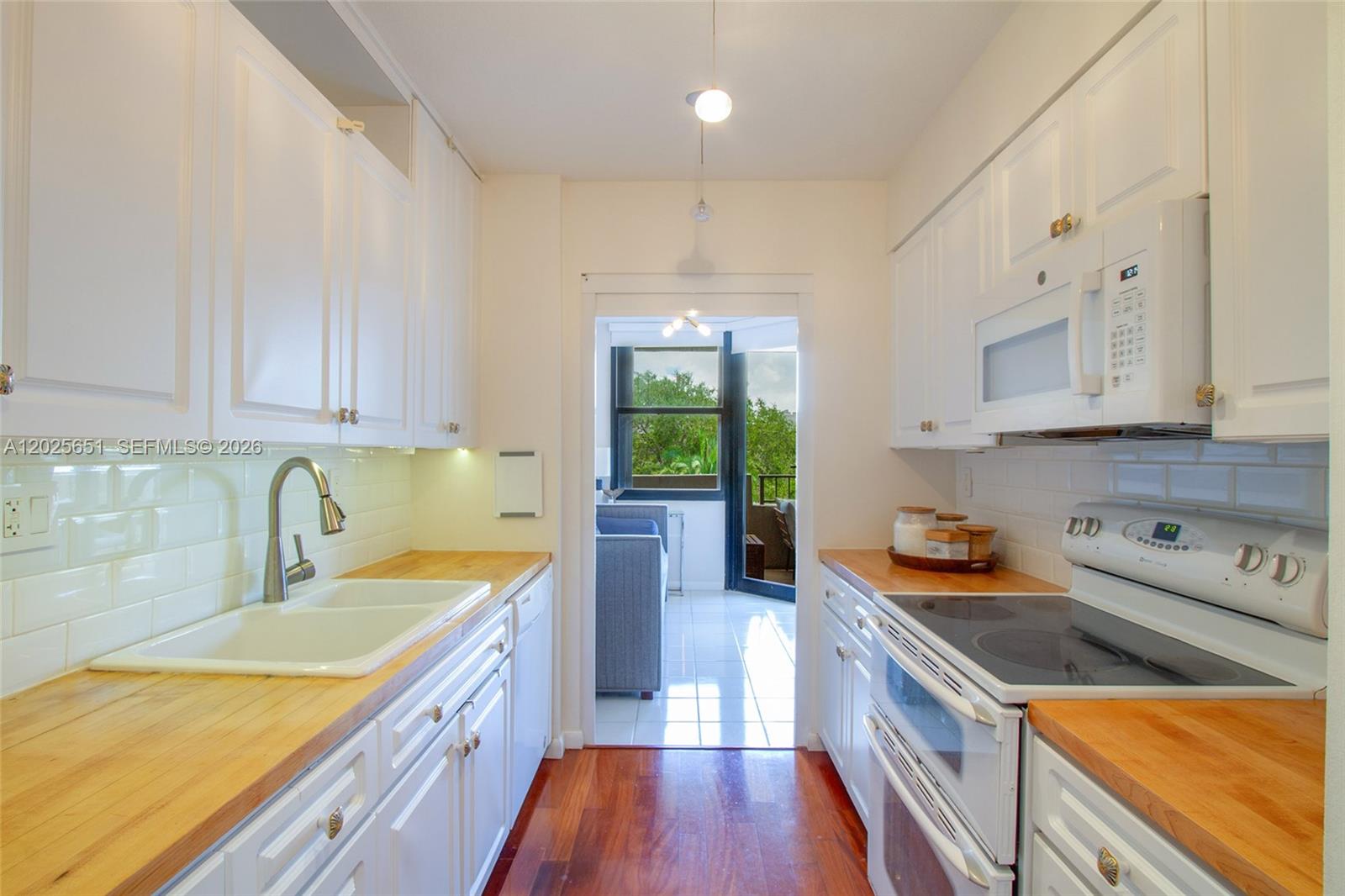 181 Crandon Blvd #405, Key Biscayne FL 33149