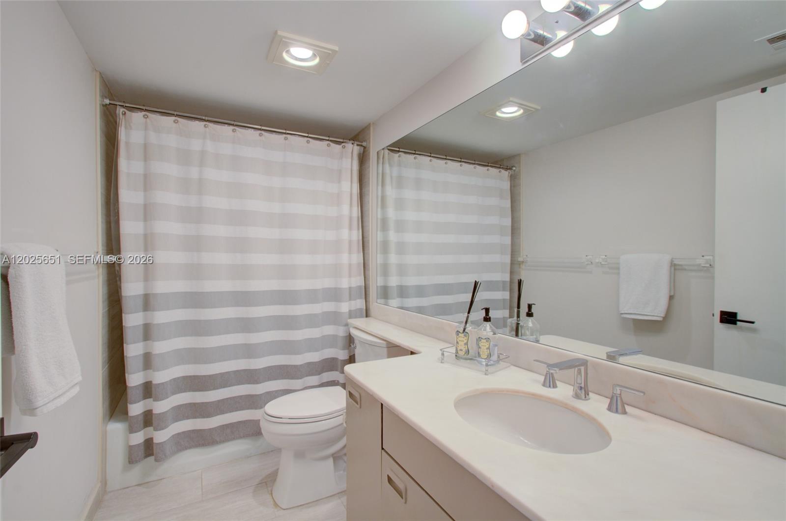 181 Crandon Blvd #405, Key Biscayne FL 33149