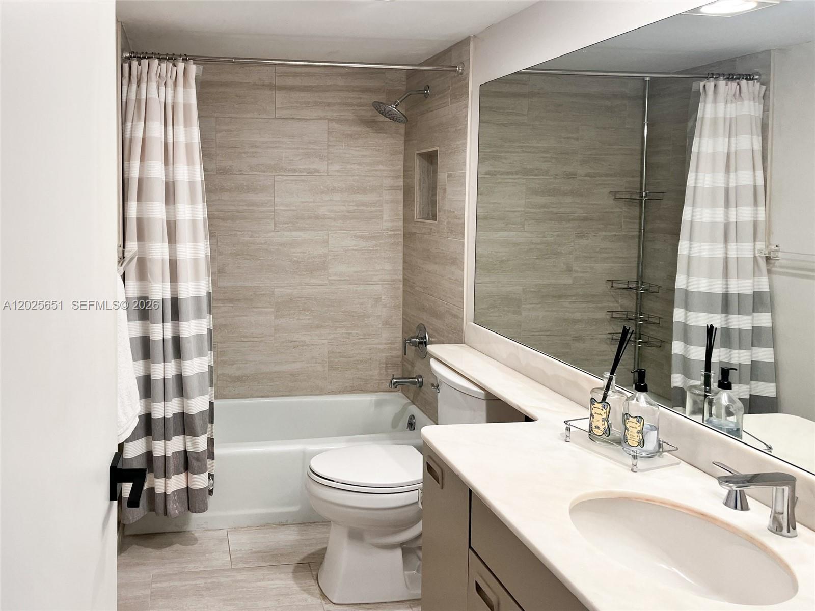 181 Crandon Blvd #405, Key Biscayne FL 33149