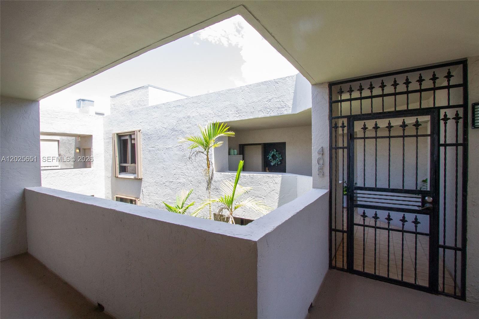 181 Crandon Blvd #405, Key Biscayne FL 33149