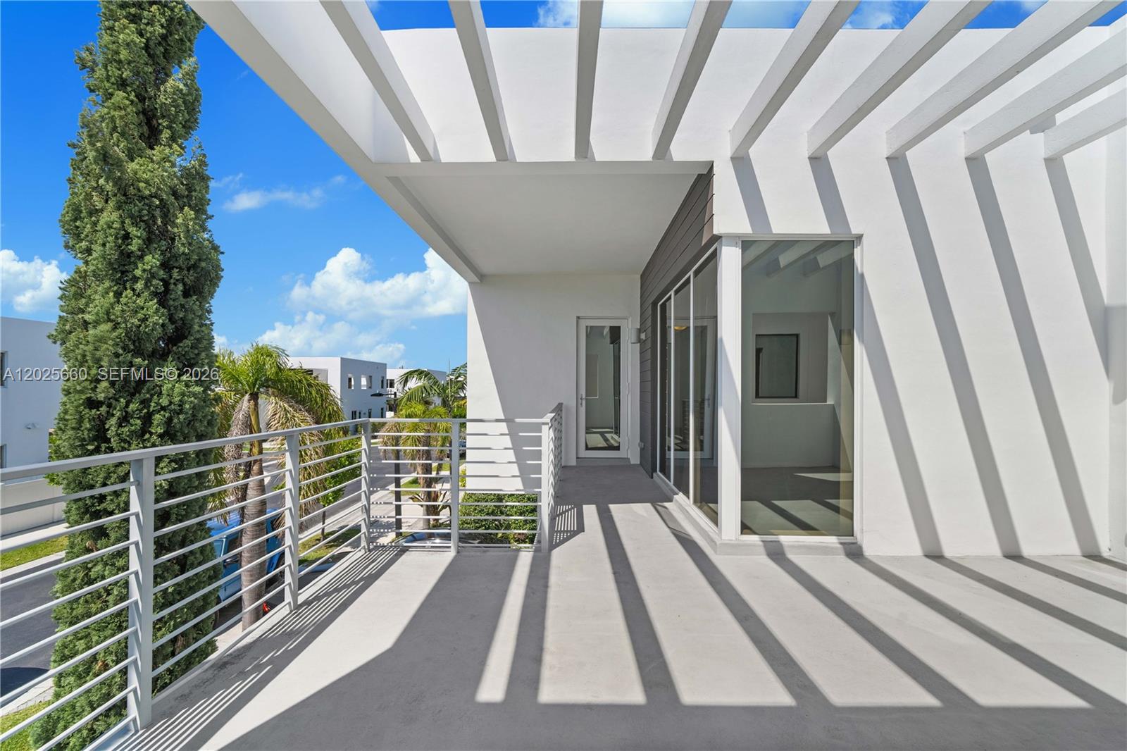9915 NW 75th St, Doral FL 33178
