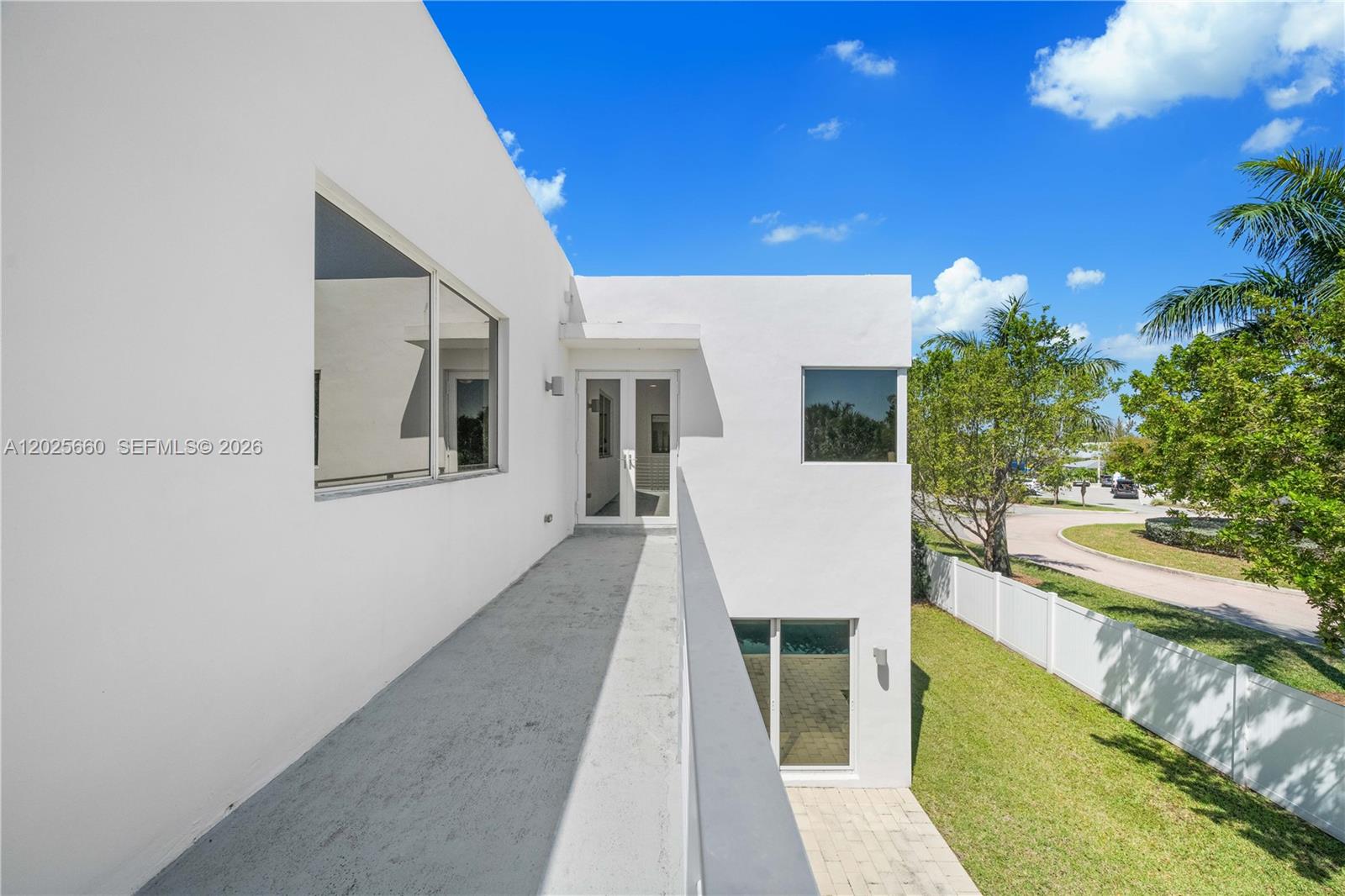 9915 NW 75th St, Doral FL 33178