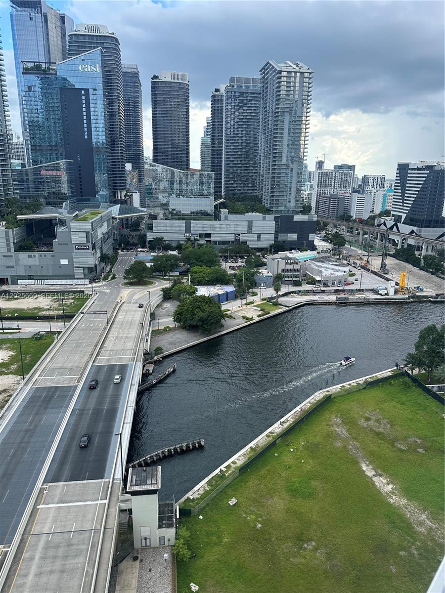 350 S Miami Ave #2302, Miami FL 33130