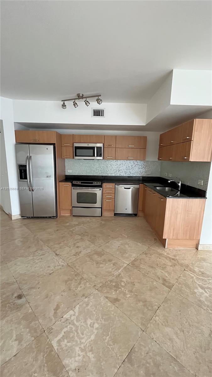 350 S Miami Ave #2302, Miami FL 33130