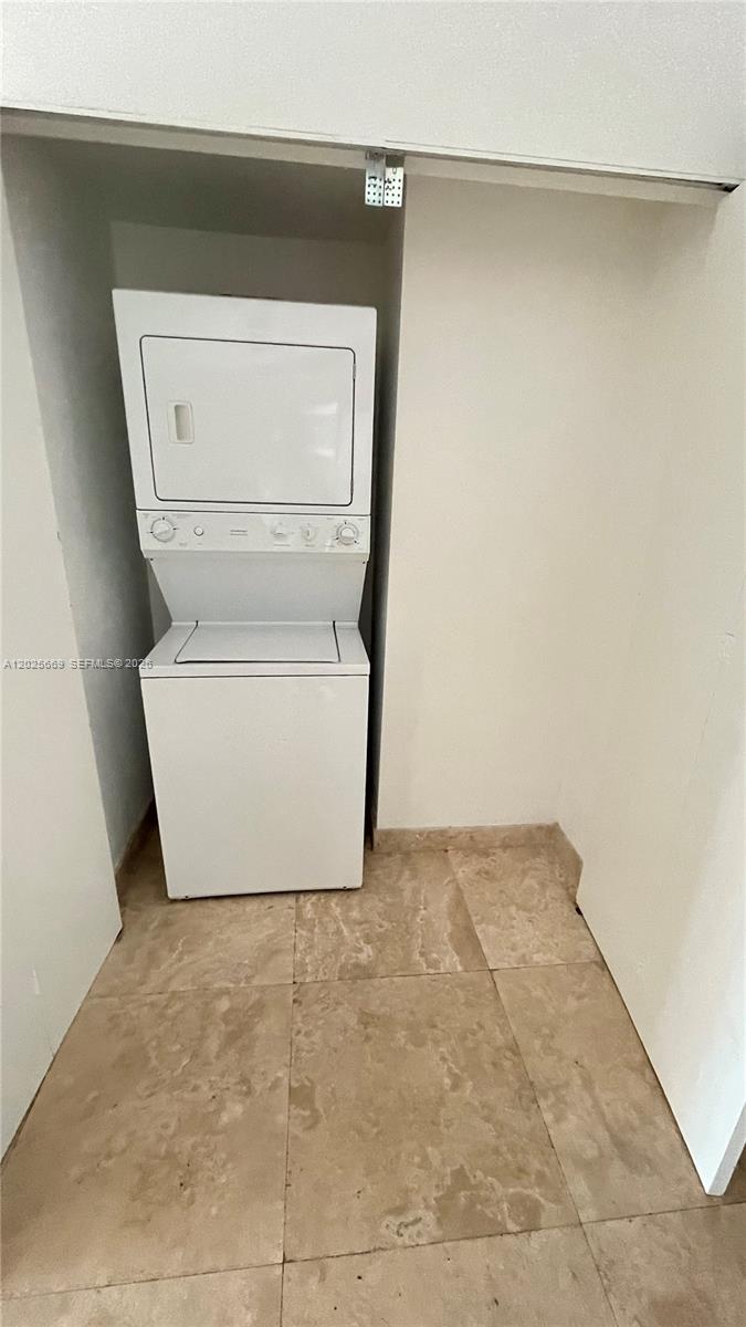 350 S Miami Ave #2302, Miami FL 33130