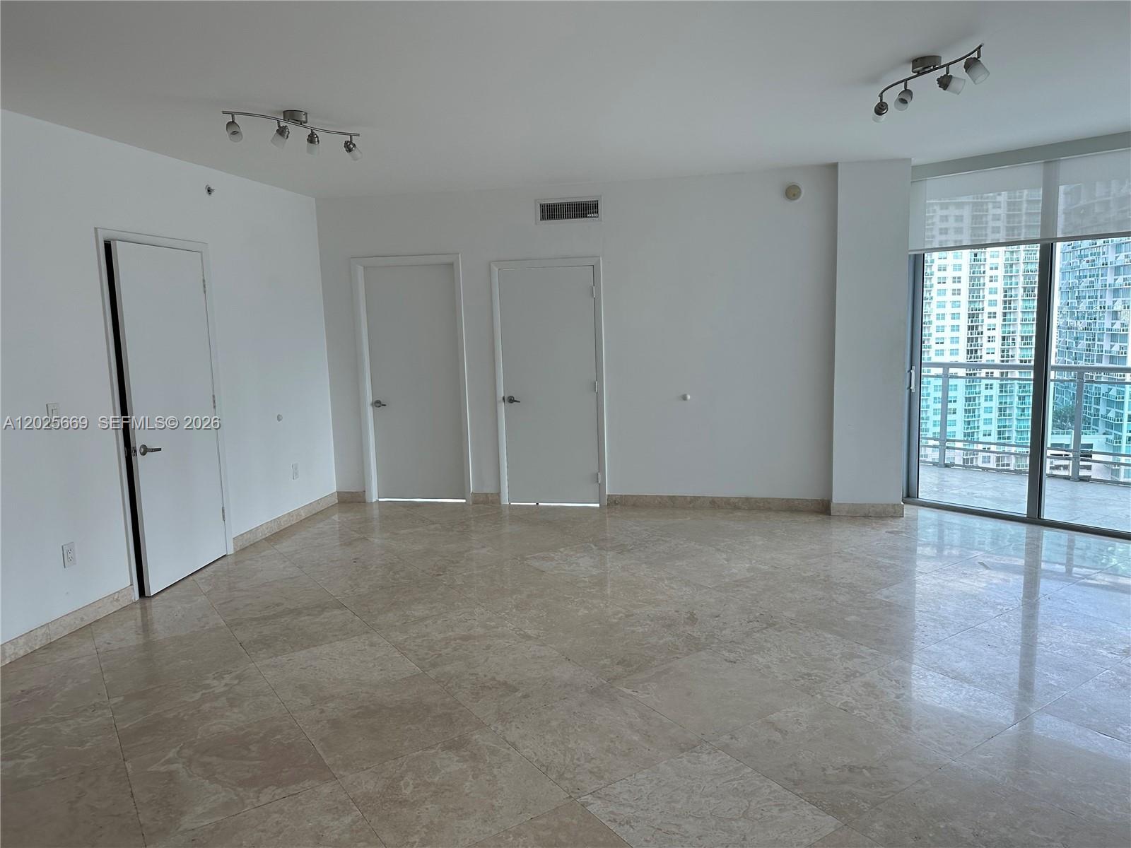 350 S Miami Ave #2302, Miami FL 33130