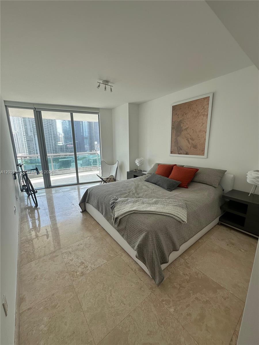 350 S Miami Ave #2302, Miami FL 33130
