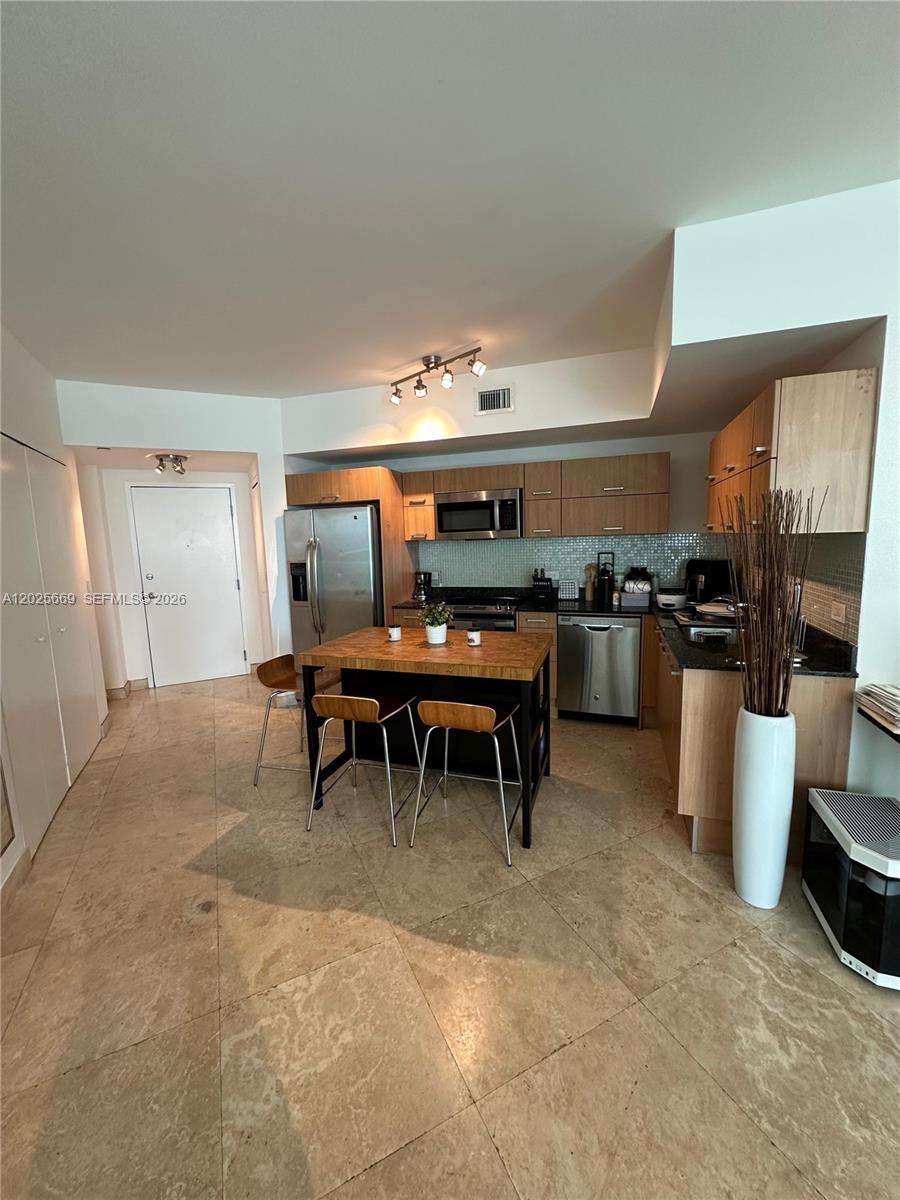 350 S Miami Ave #2302, Miami FL 33130