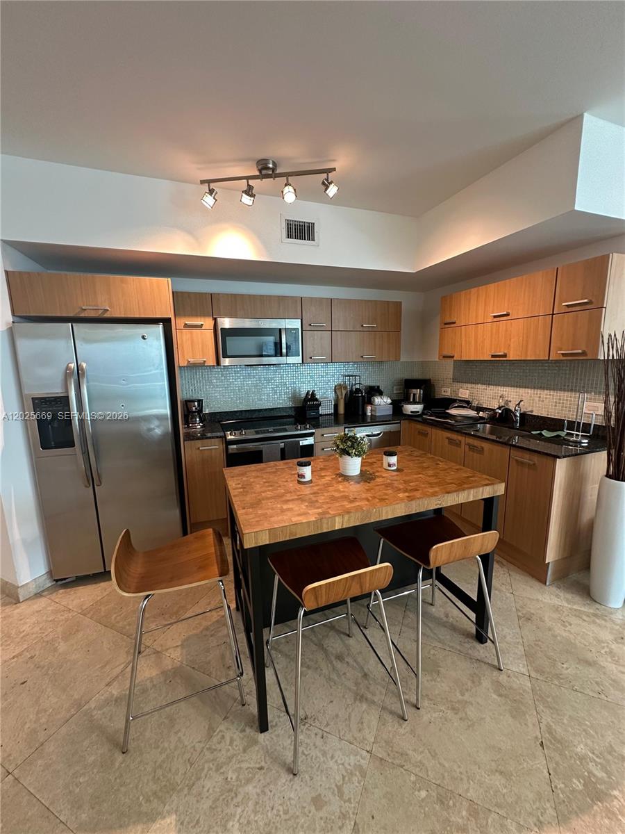 350 S Miami Ave #2302, Miami FL 33130