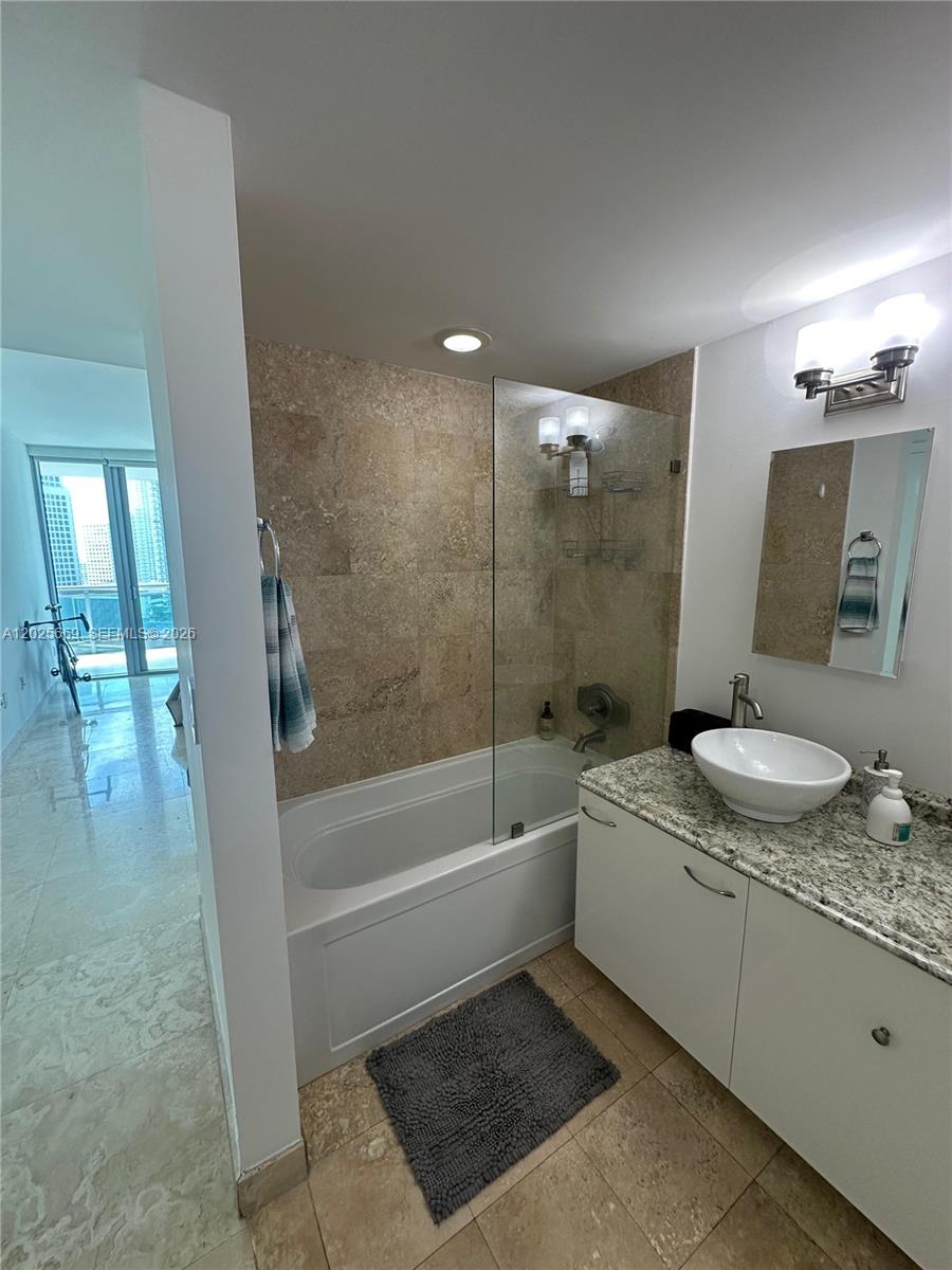 350 S Miami Ave #2302, Miami FL 33130