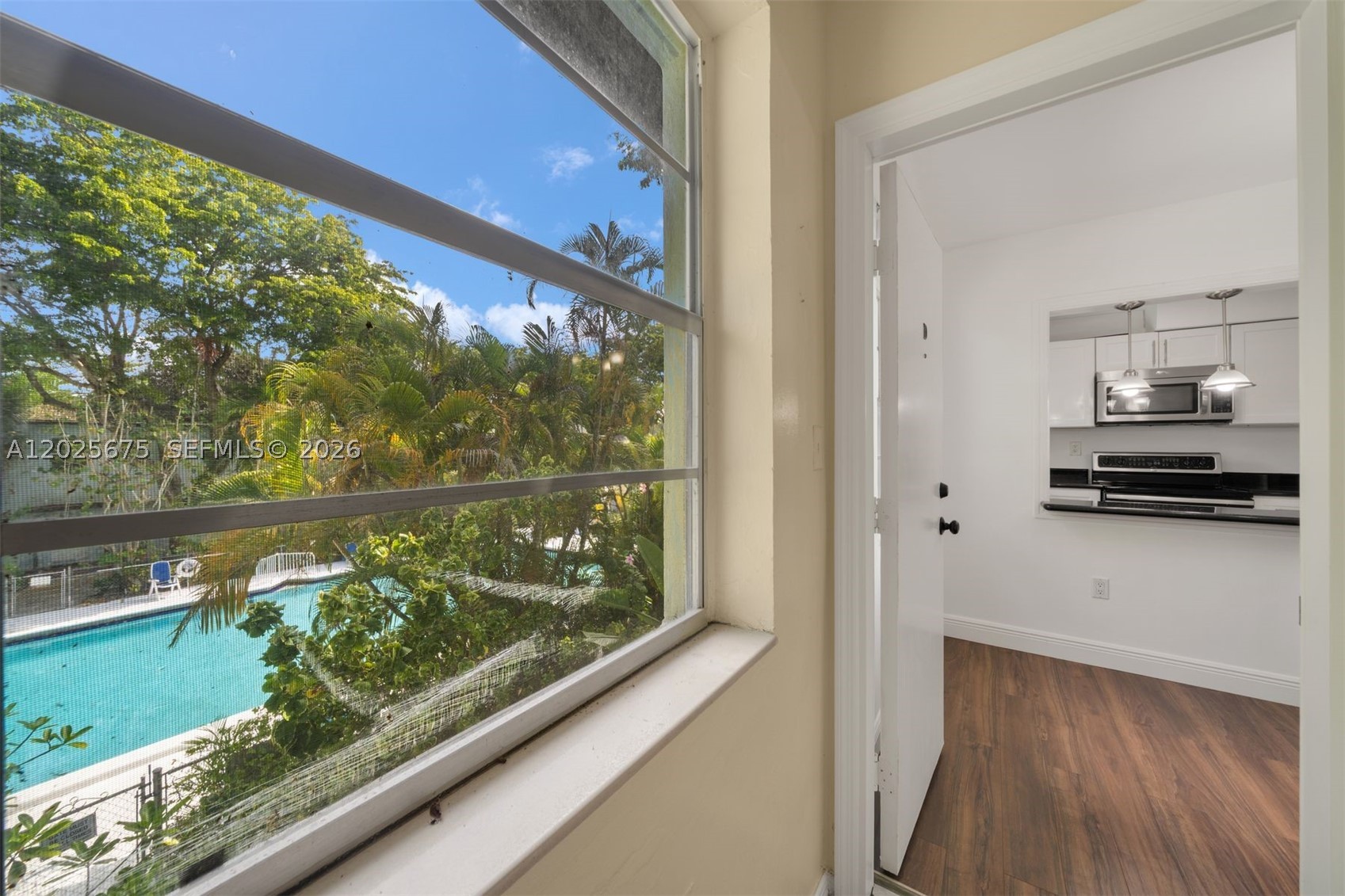 5605 SW 80th St #10D, Miami FL 33143