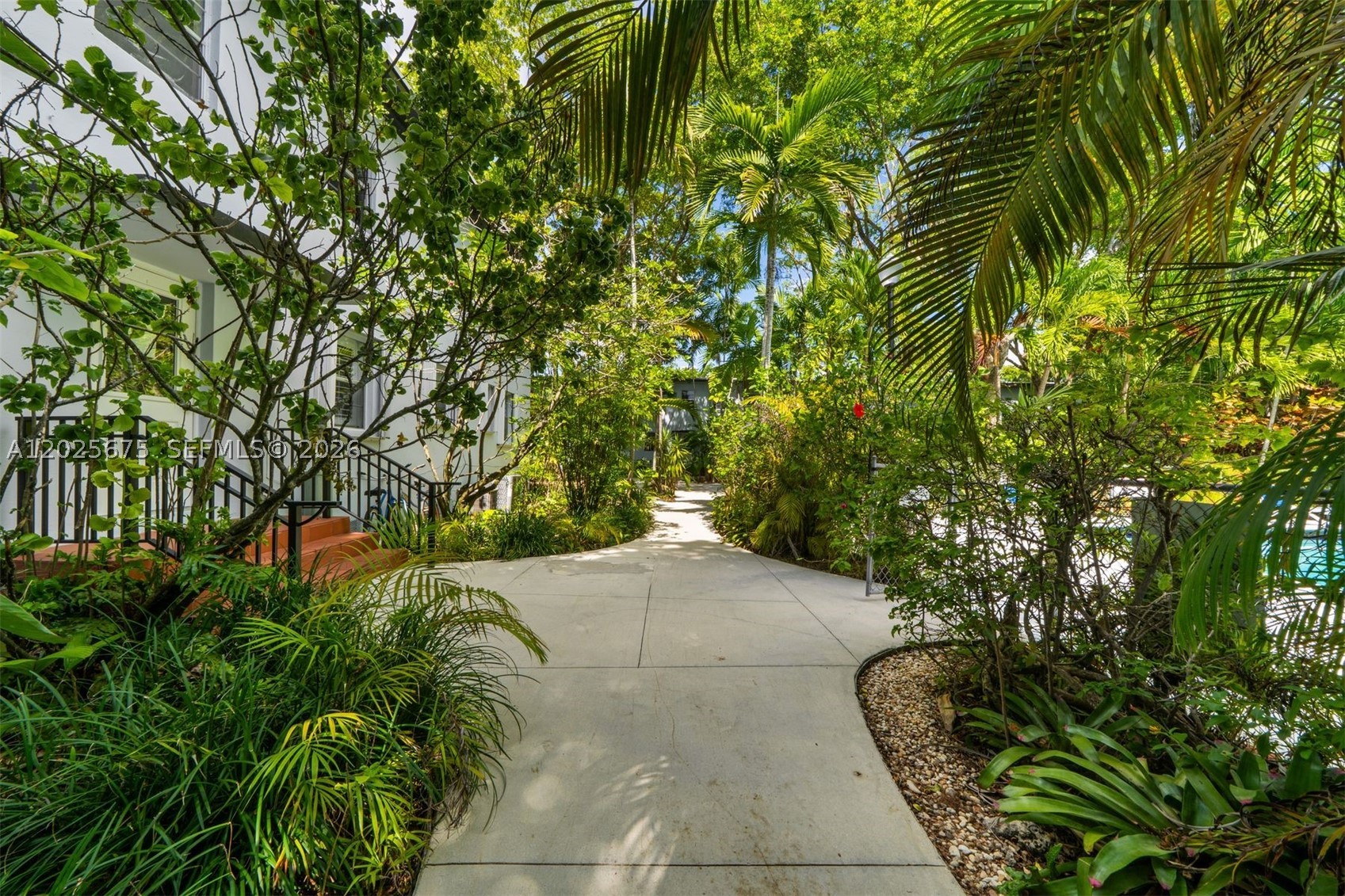 5605 SW 80th St #10D, Miami FL 33143