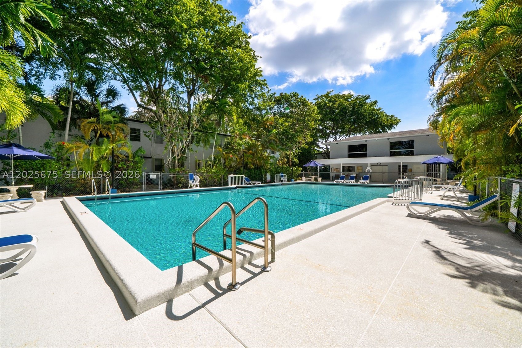 5605 SW 80th St #10D, Miami FL 33143