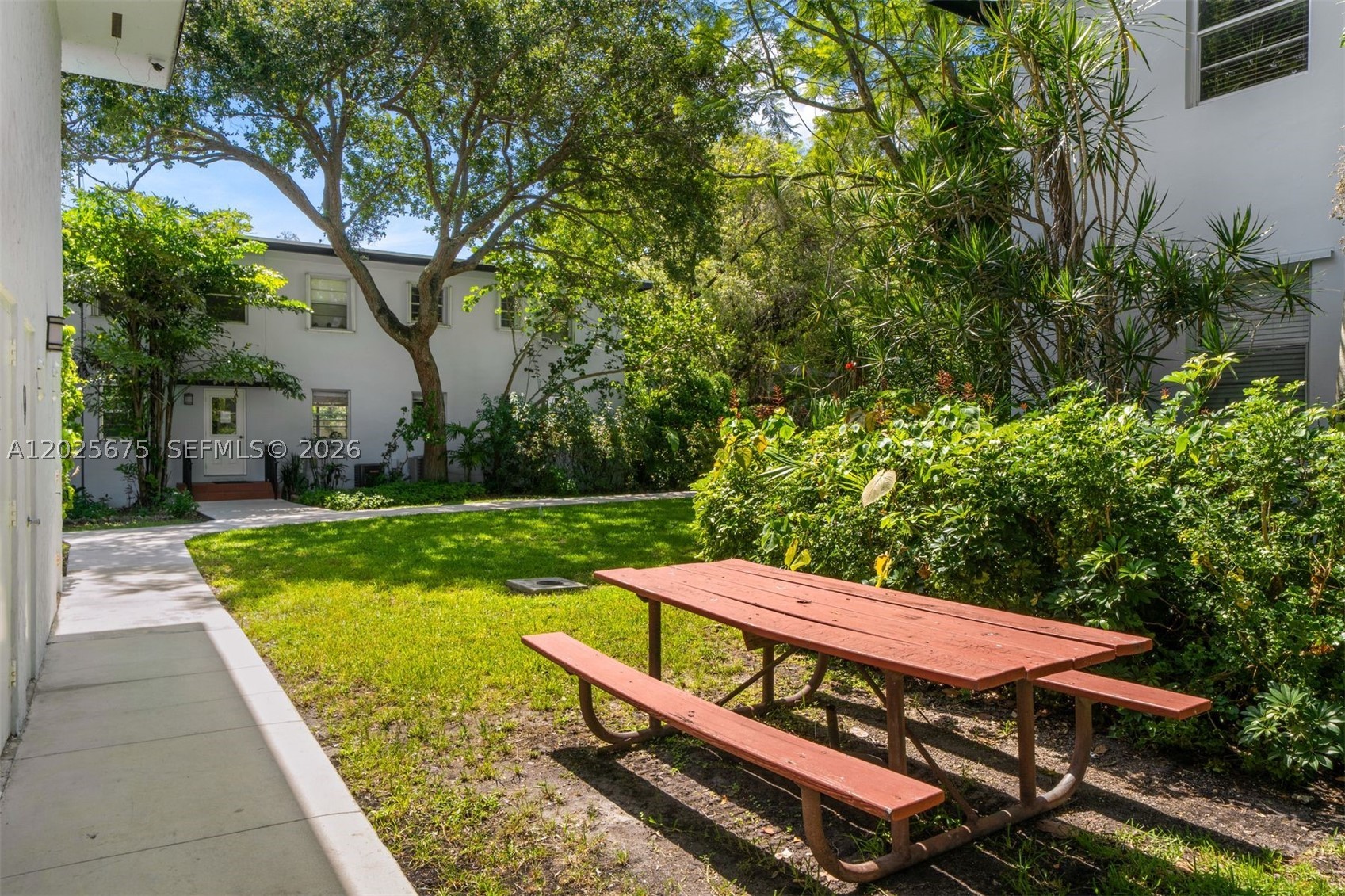 5605 SW 80th St #10D, Miami FL 33143