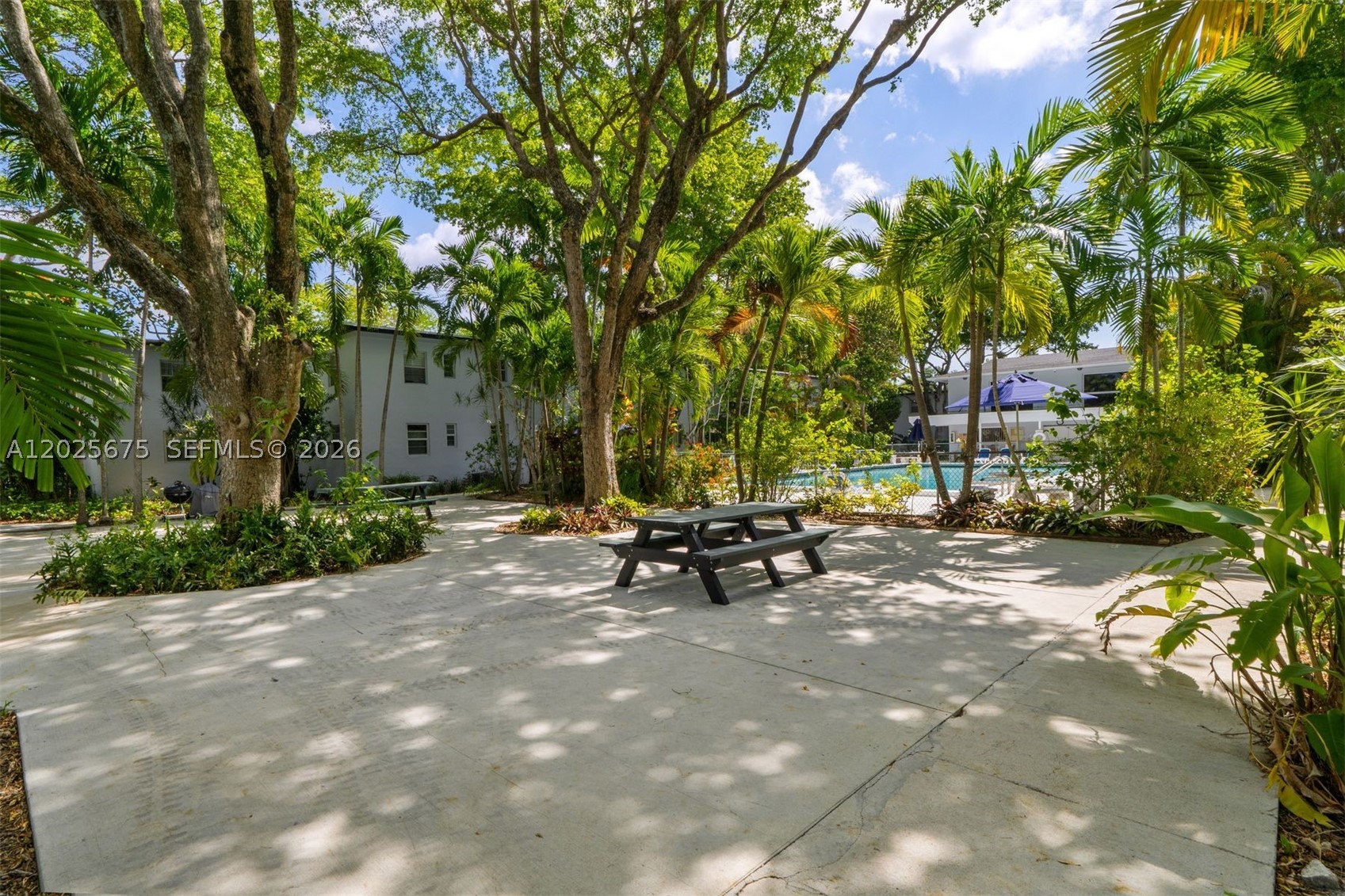 5605 SW 80th St #10D, Miami FL 33143