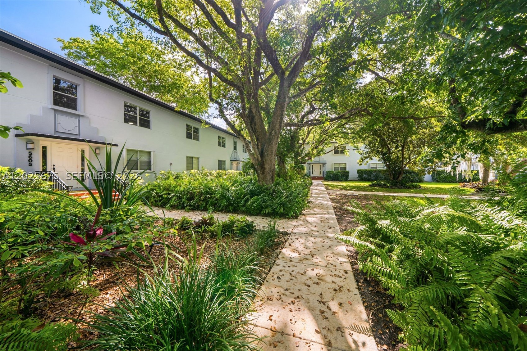 5605 SW 80th St #10D, Miami FL 33143