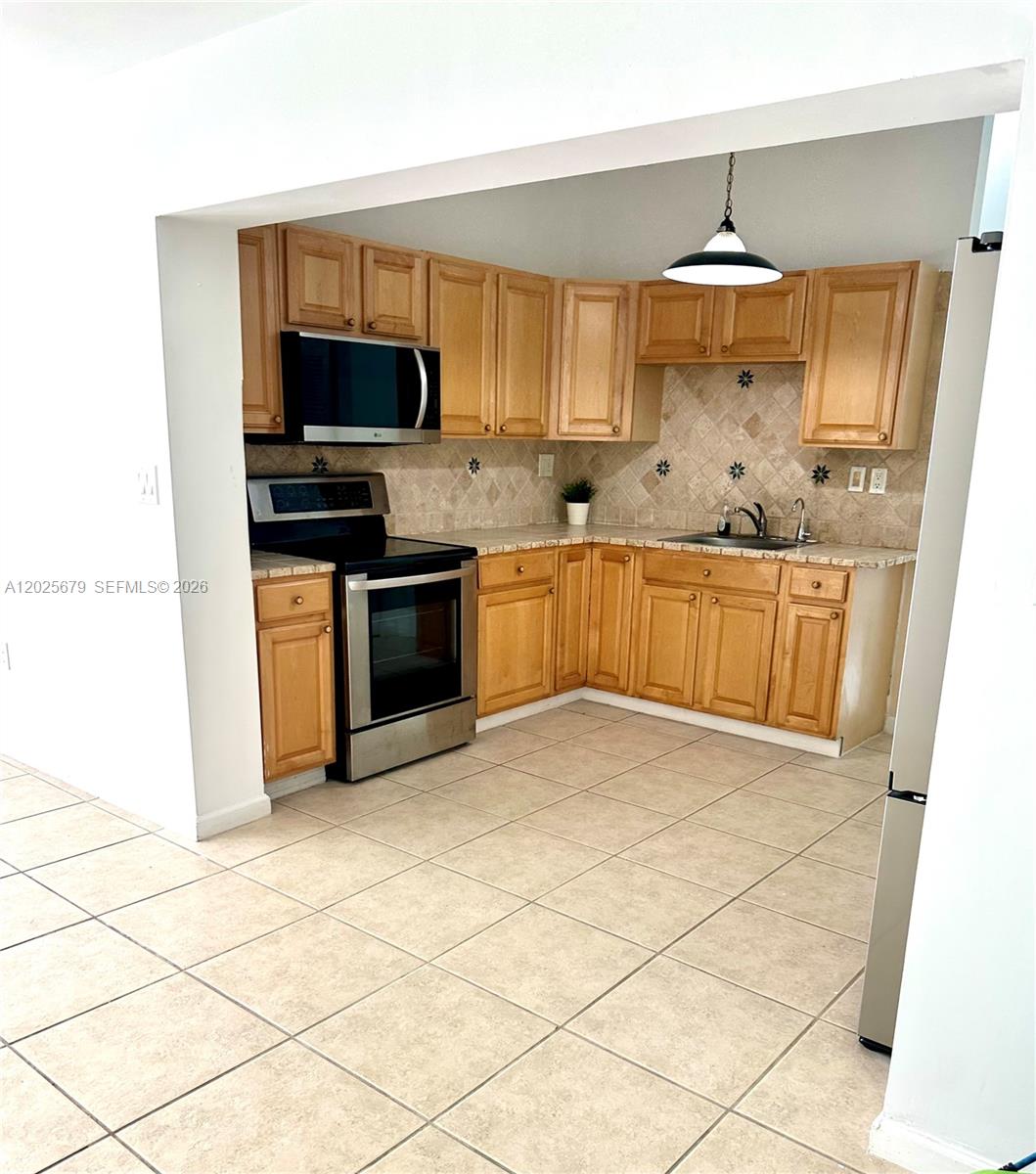 20301 NW 34th Ave #20301, Miami Gardens FL 33056