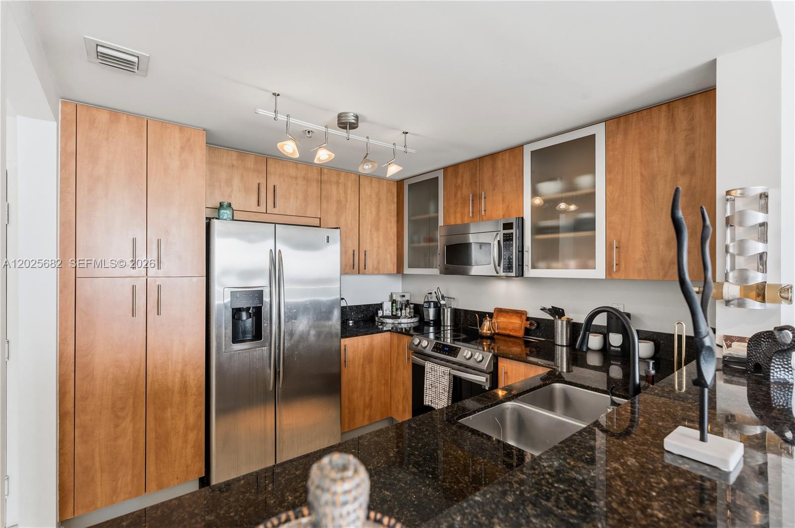 7910 Harbor Island Dr #704, North Bay Village FL 33141