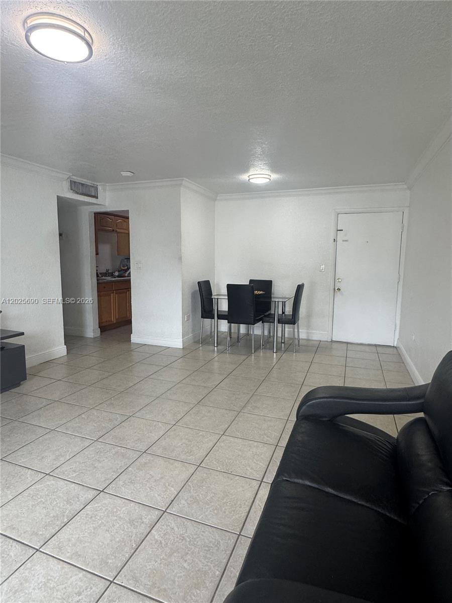 7235 SW 94th Pl #J6, Miami FL 33173