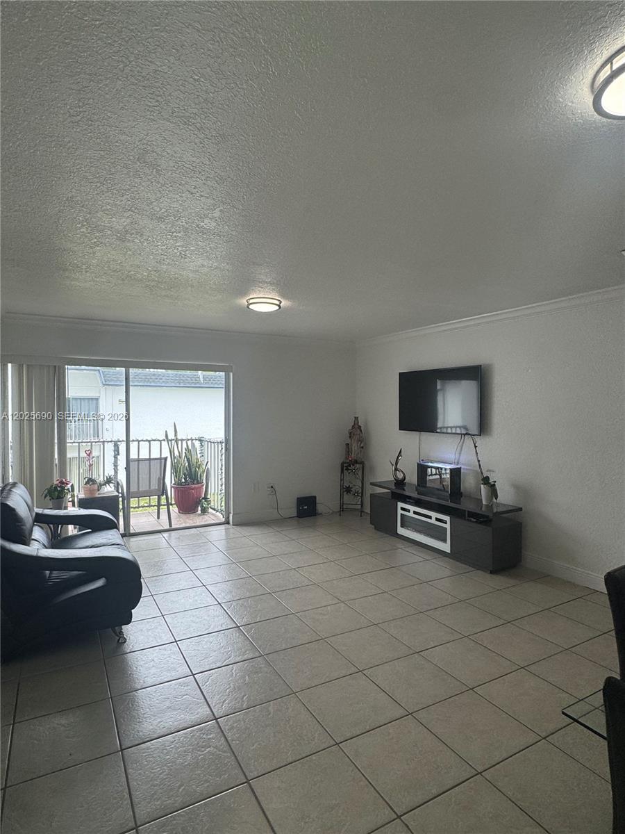 7235 SW 94th Pl #J6, Miami FL 33173