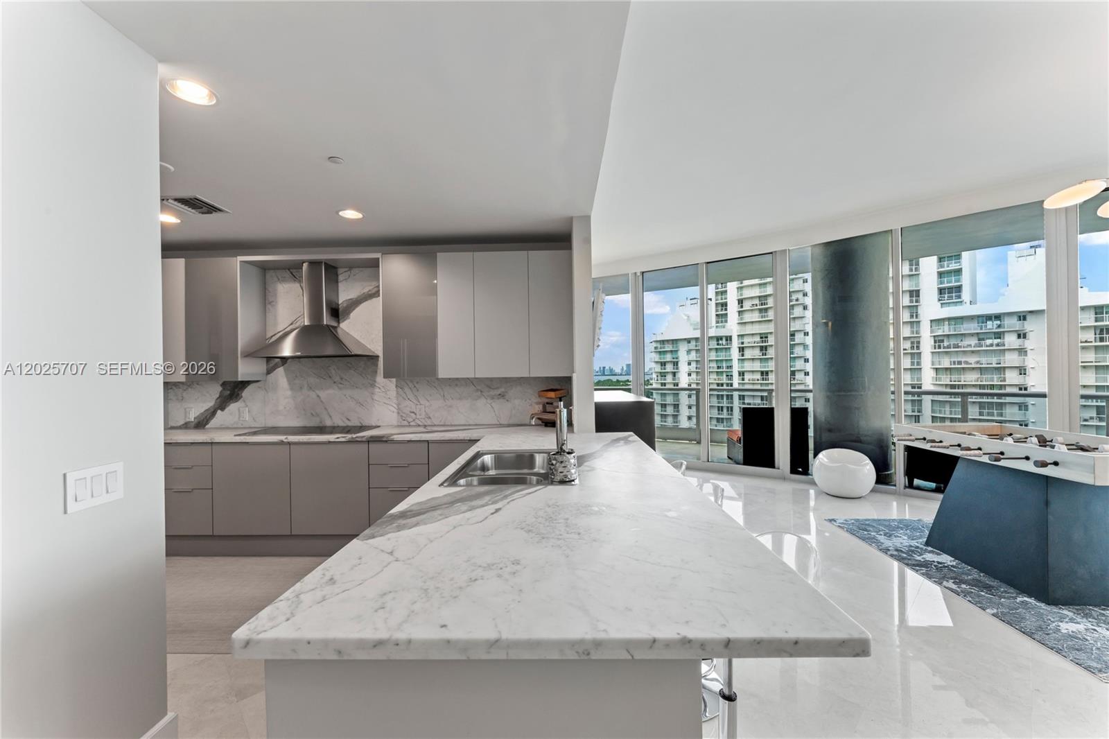 5959 Collins Ave #1201, Miami Beach FL 33140
