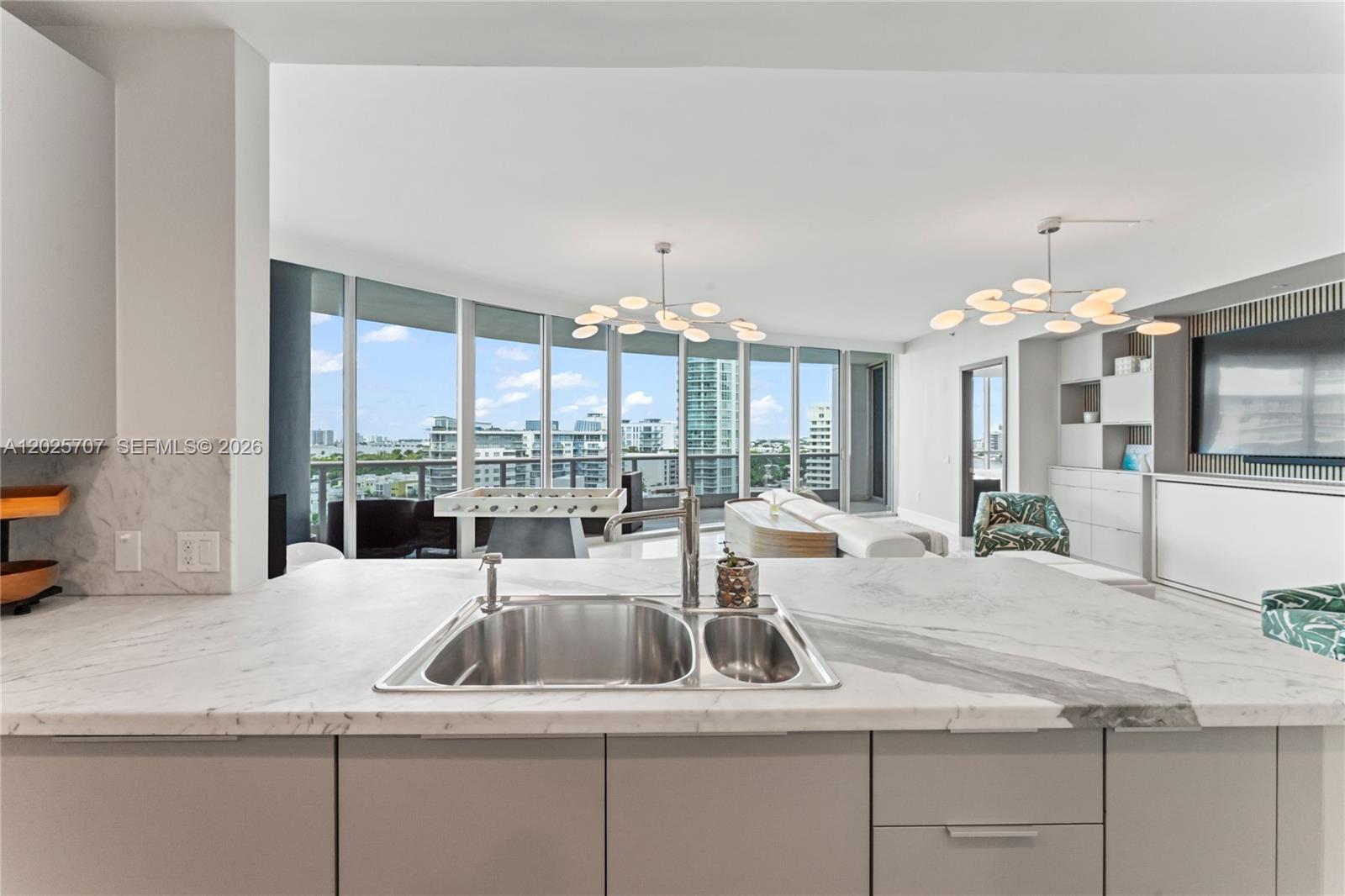 5959 Collins Ave #1201, Miami Beach FL 33140