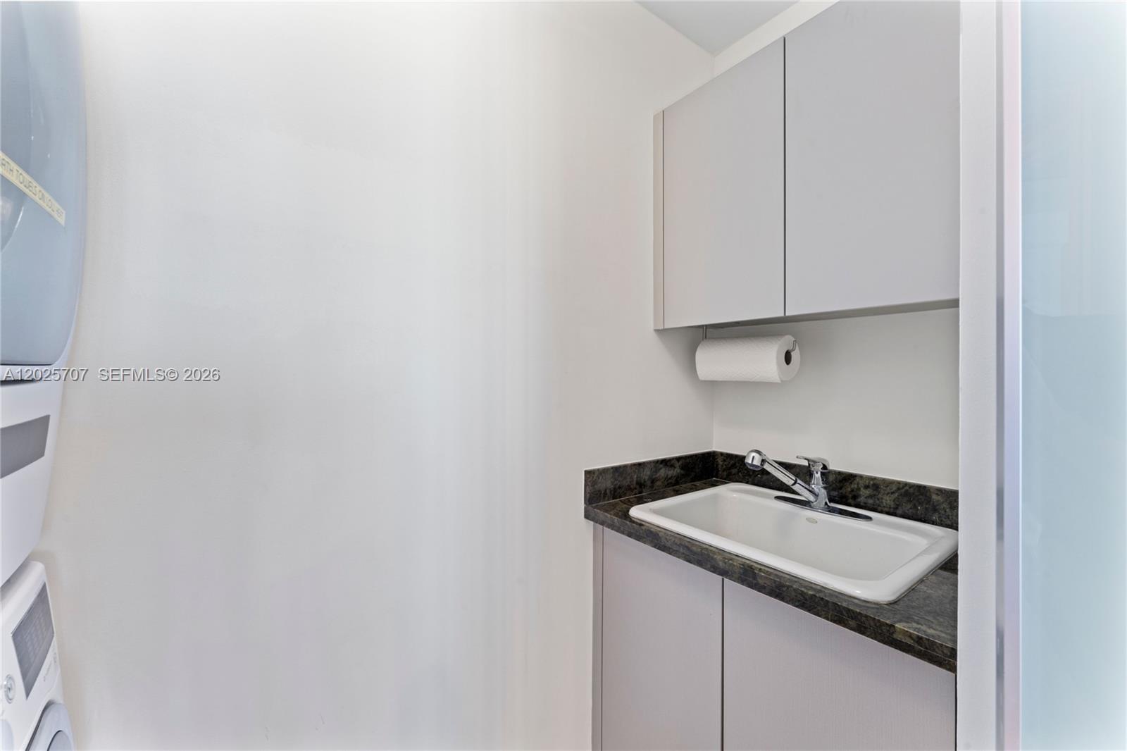 5959 Collins Ave #1201, Miami Beach FL 33140
