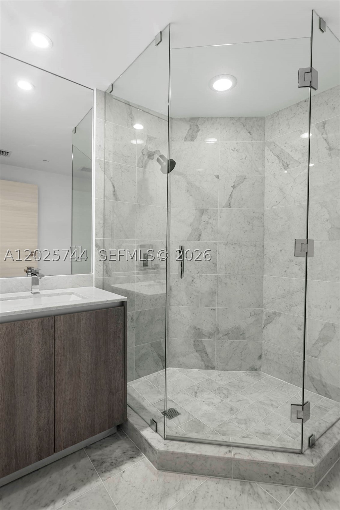 801 S Miami Ave #2004, Miami FL 33130