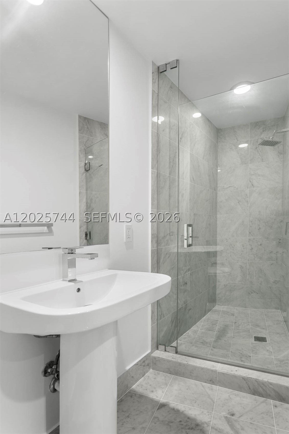 801 S Miami Ave #2004, Miami FL 33130