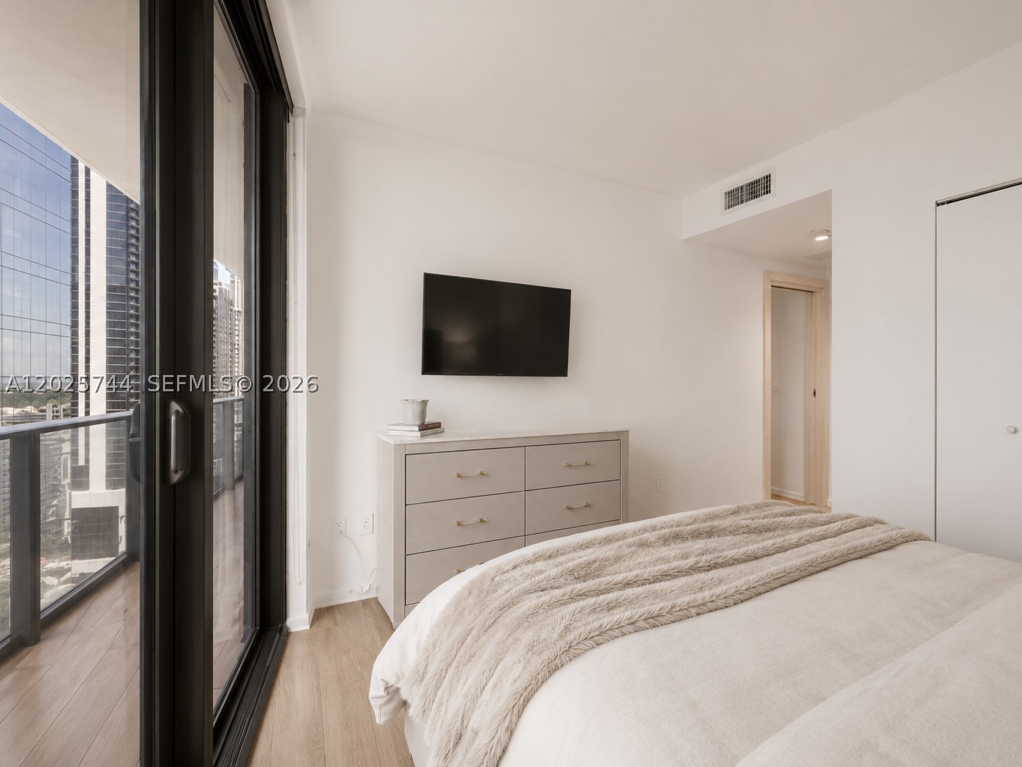 801 S Miami Ave #2004, Miami FL 33130