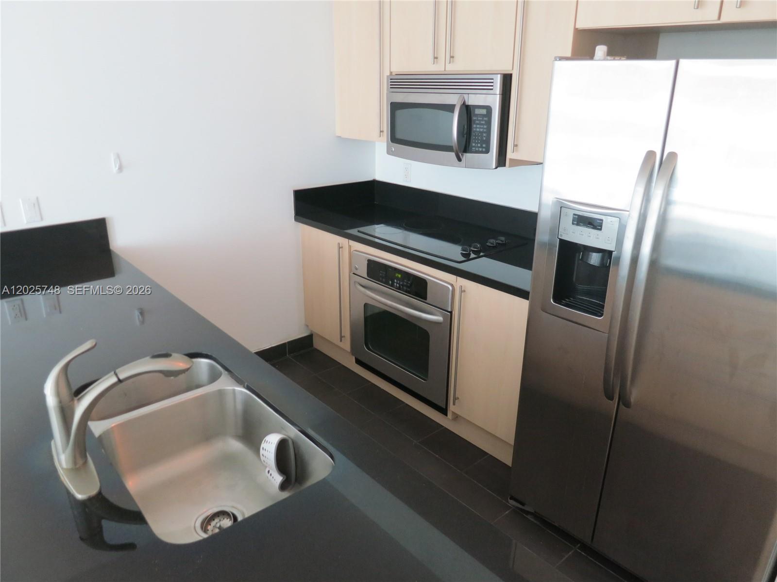 1111 SW 1 AV #1223-N, Miami FL 33130
