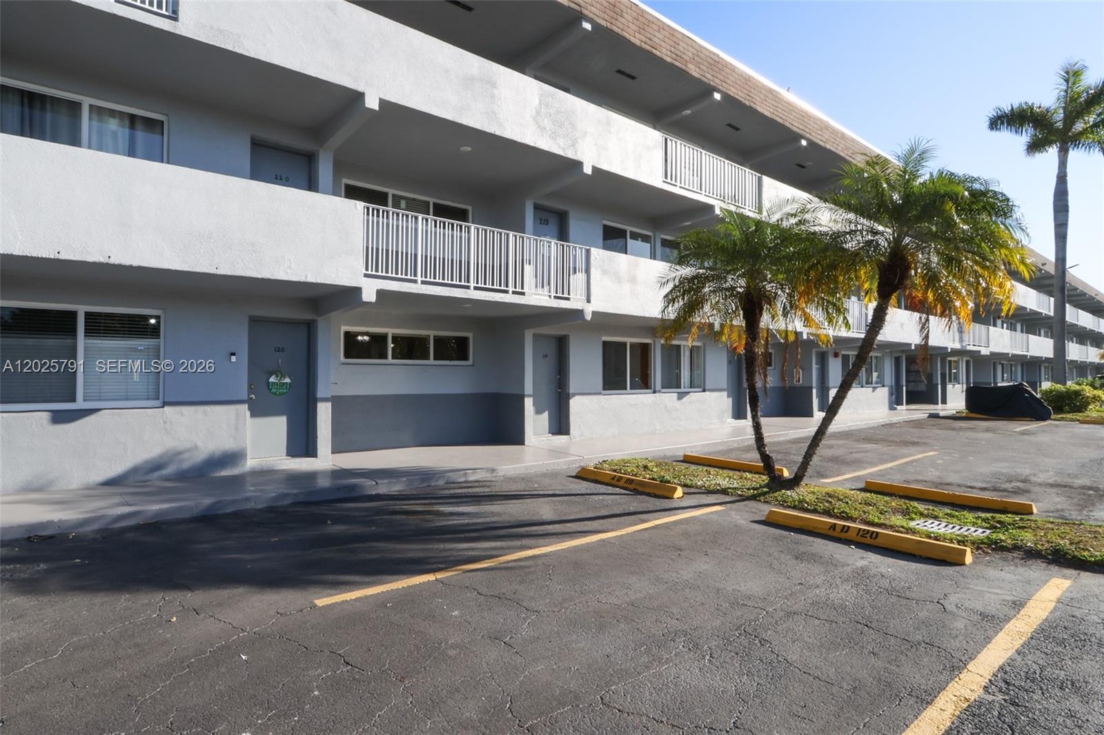 11195 SW 1st St #119, Sweetwater FL 33174