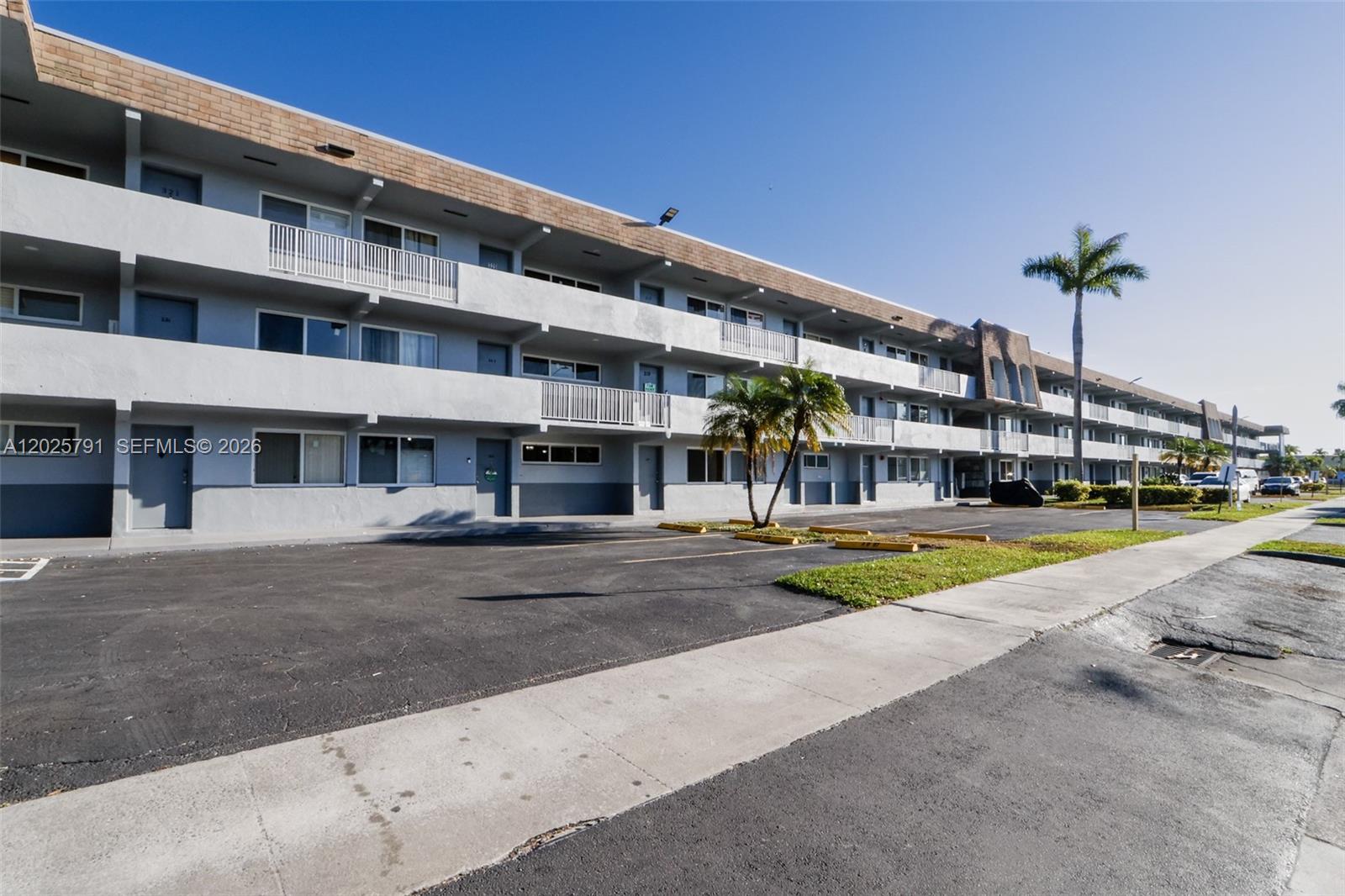 11195 SW 1st St #119, Sweetwater FL 33174