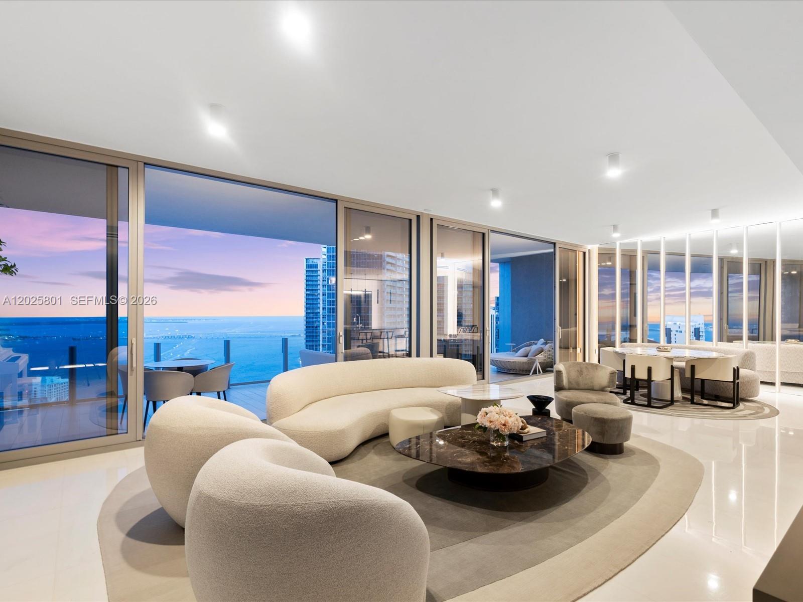 300 Biscayne Boulevard Way #4502E, Miami FL 33131