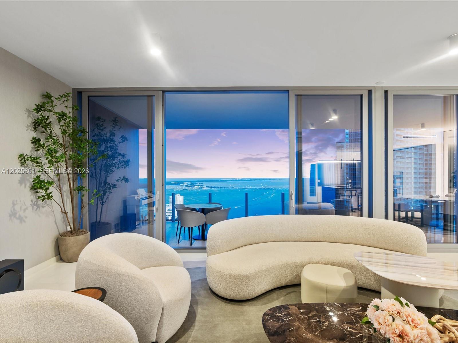 300 Biscayne Boulevard Way #4502E, Miami FL 33131