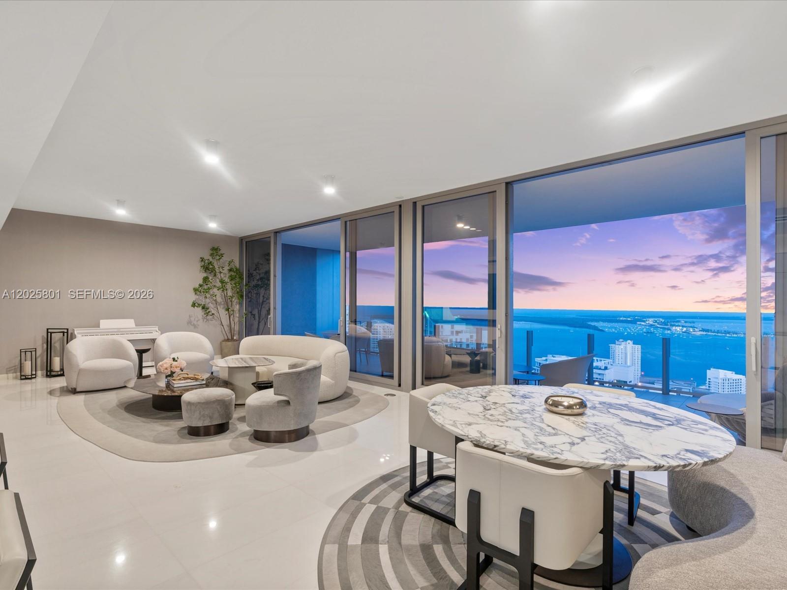 300 Biscayne Boulevard Way #4502E, Miami FL 33131