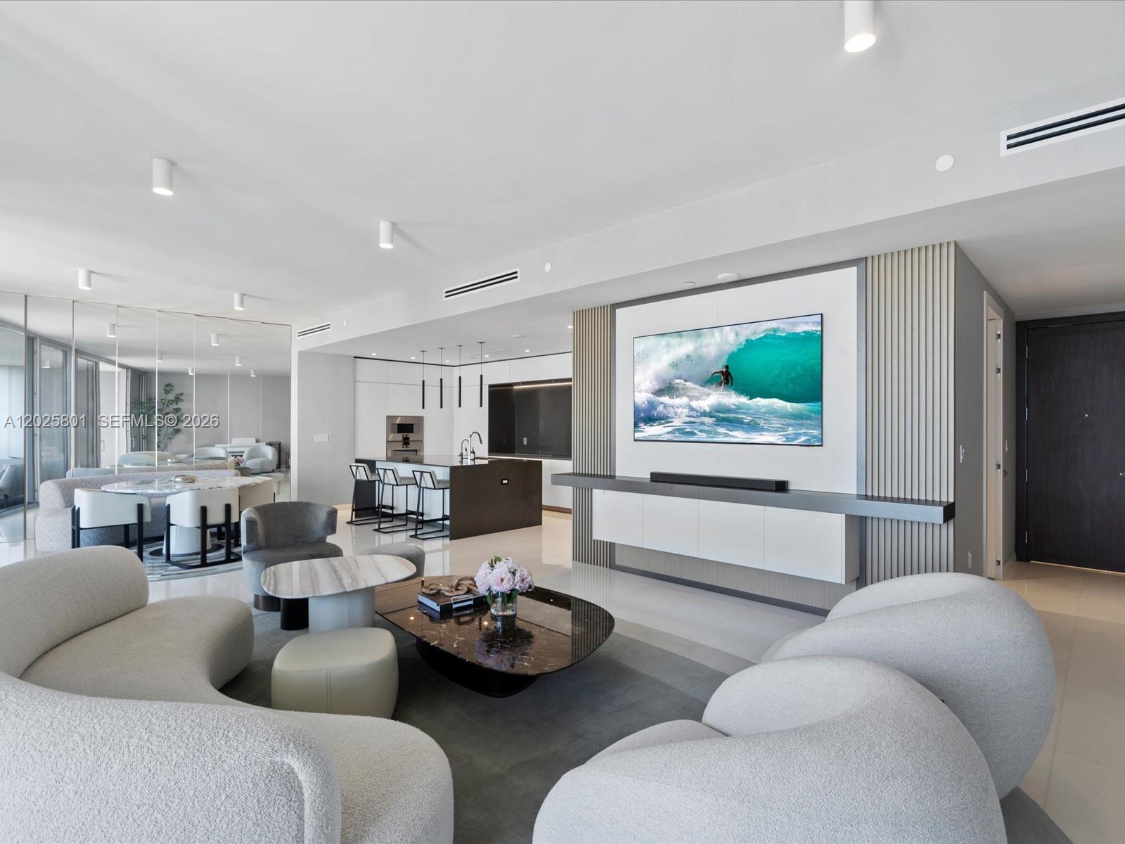 300 Biscayne Boulevard Way #4502E, Miami FL 33131