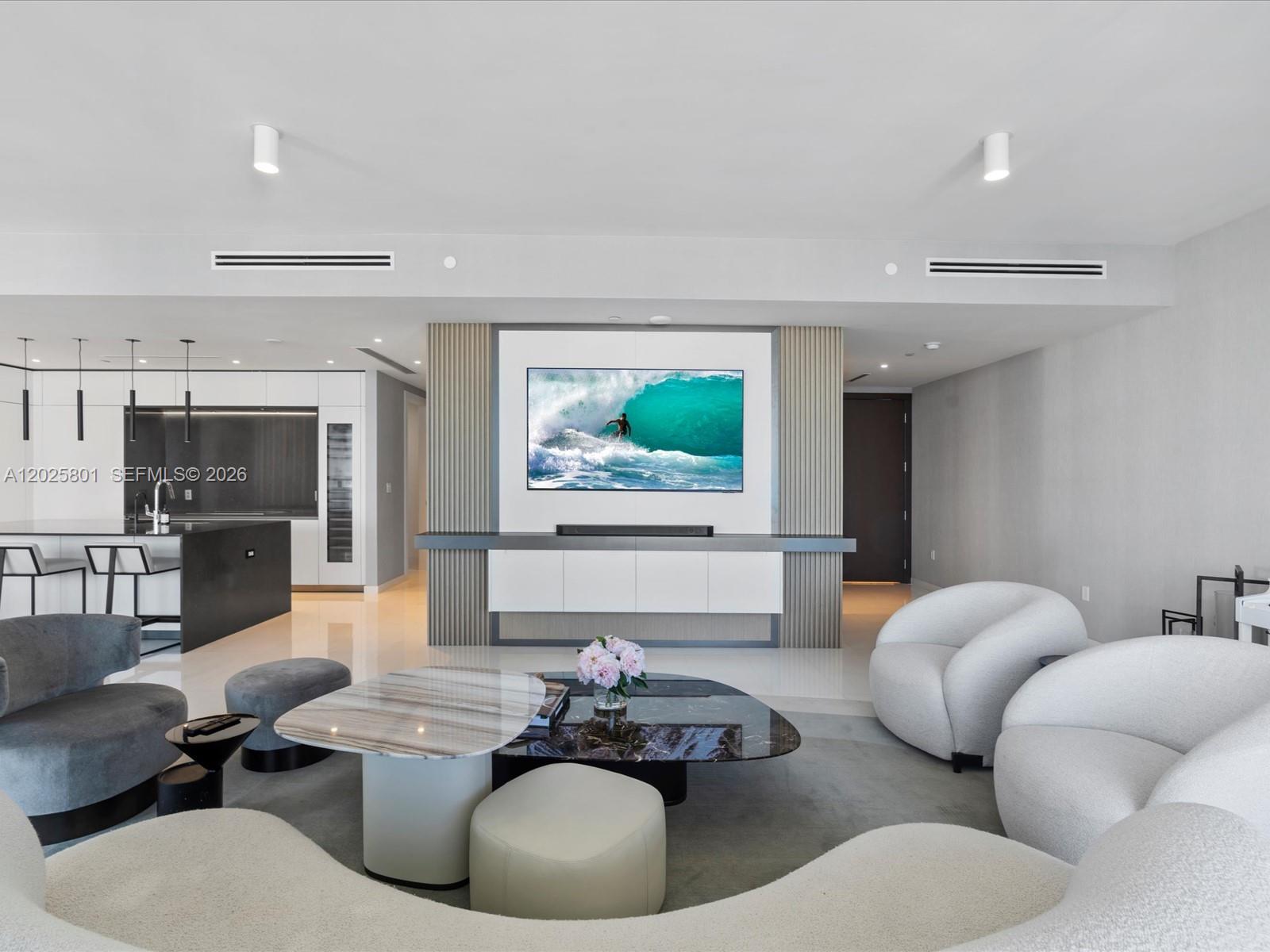 300 Biscayne Boulevard Way #4502E, Miami FL 33131