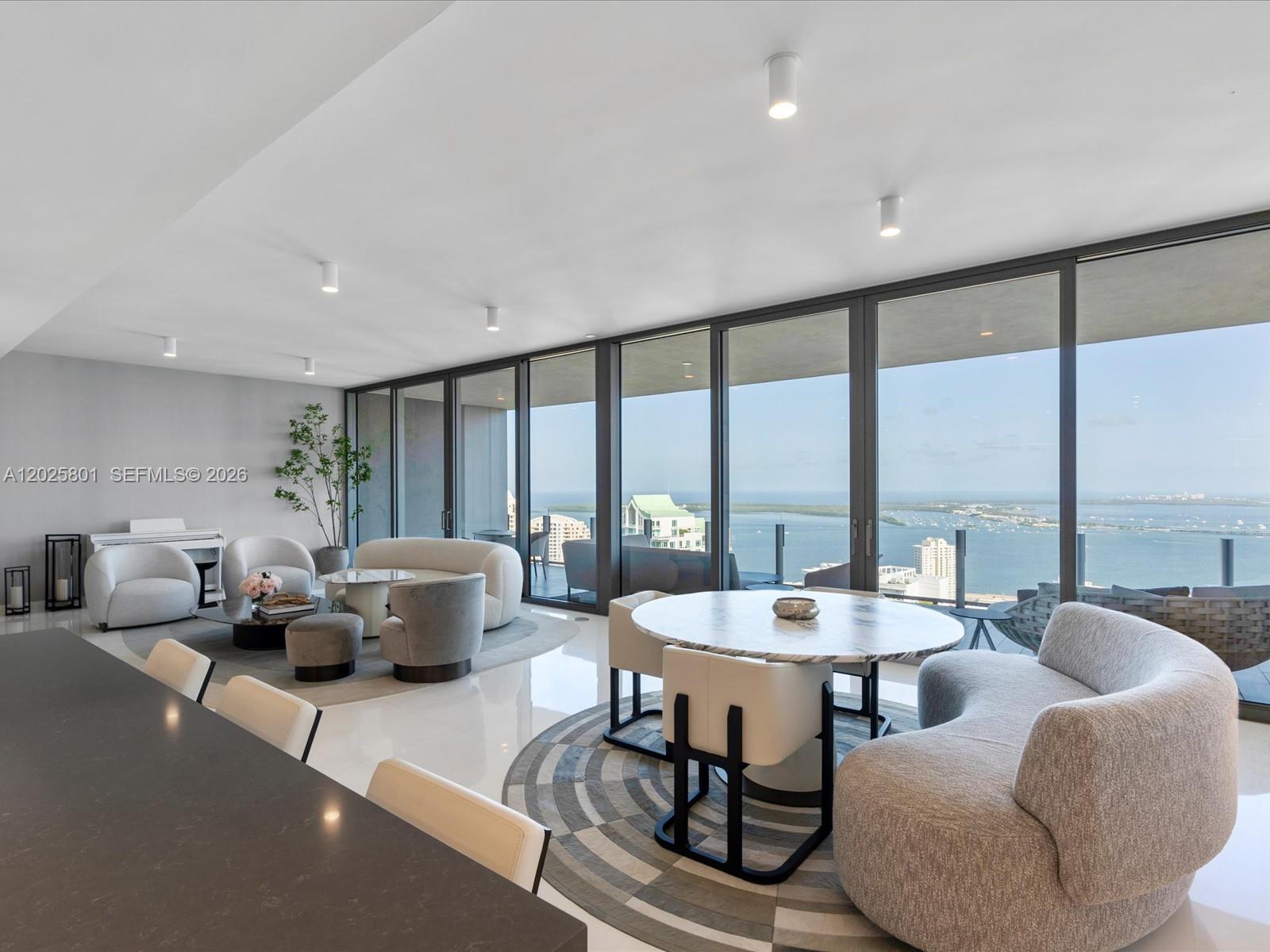 300 Biscayne Boulevard Way #4502E, Miami FL 33131