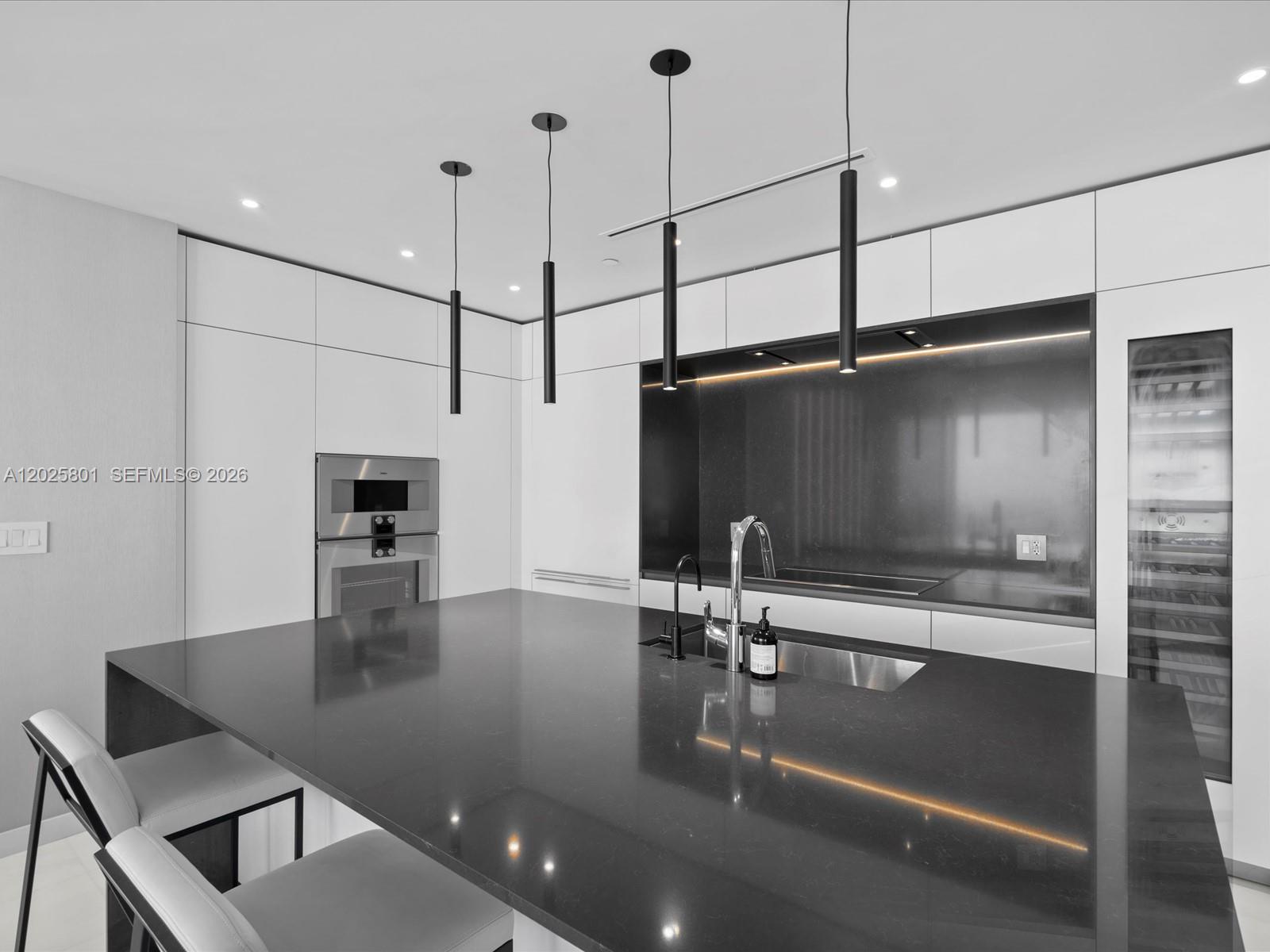 300 Biscayne Boulevard Way #4502E, Miami FL 33131